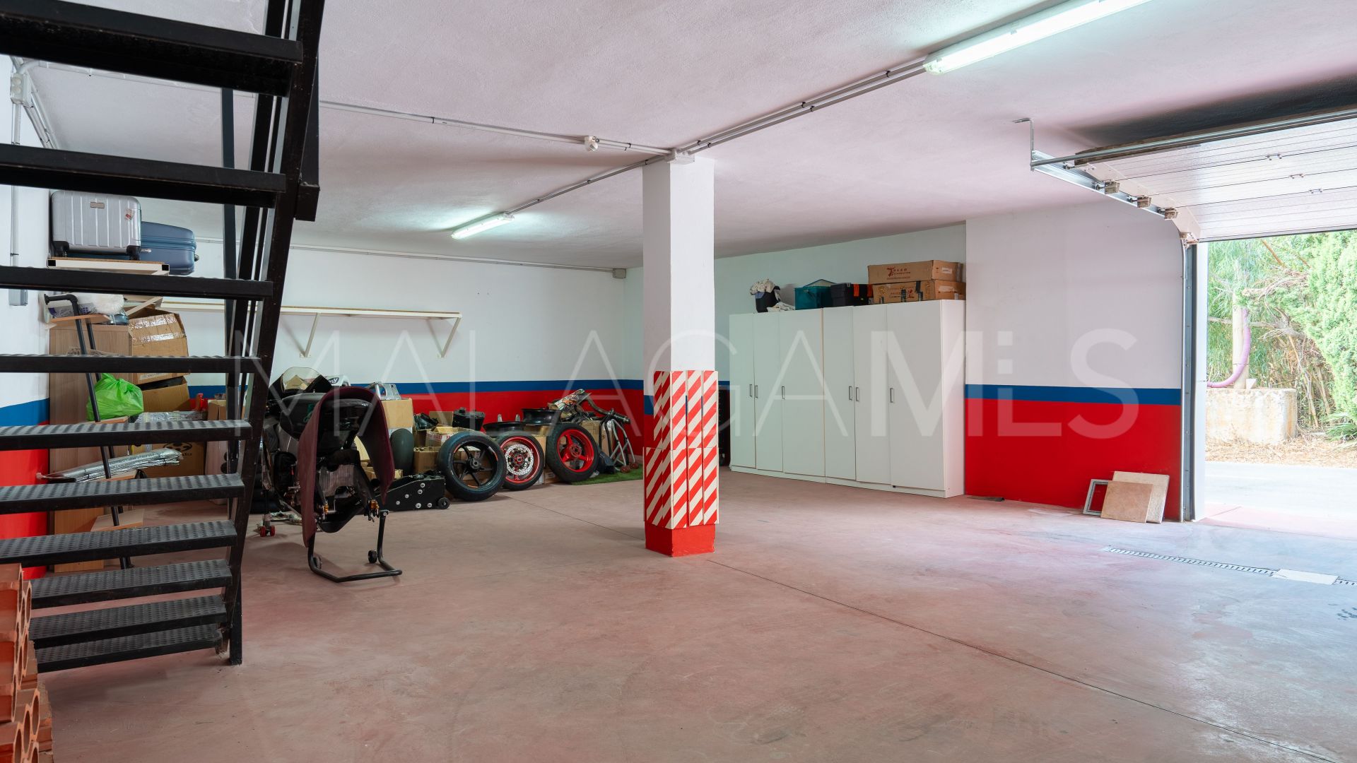 Villa for sale in Benalmadena