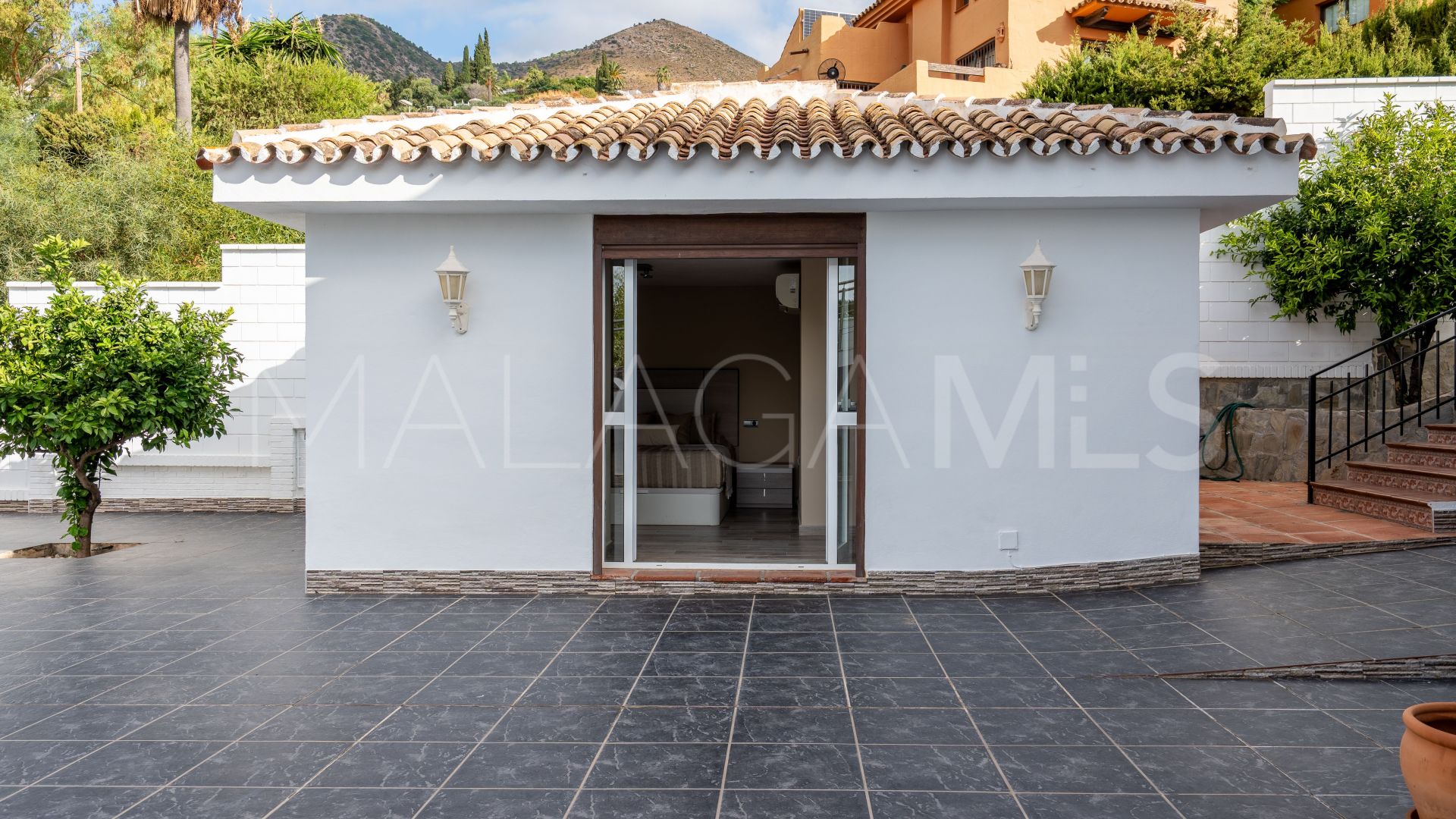 Villa for sale in Benalmadena