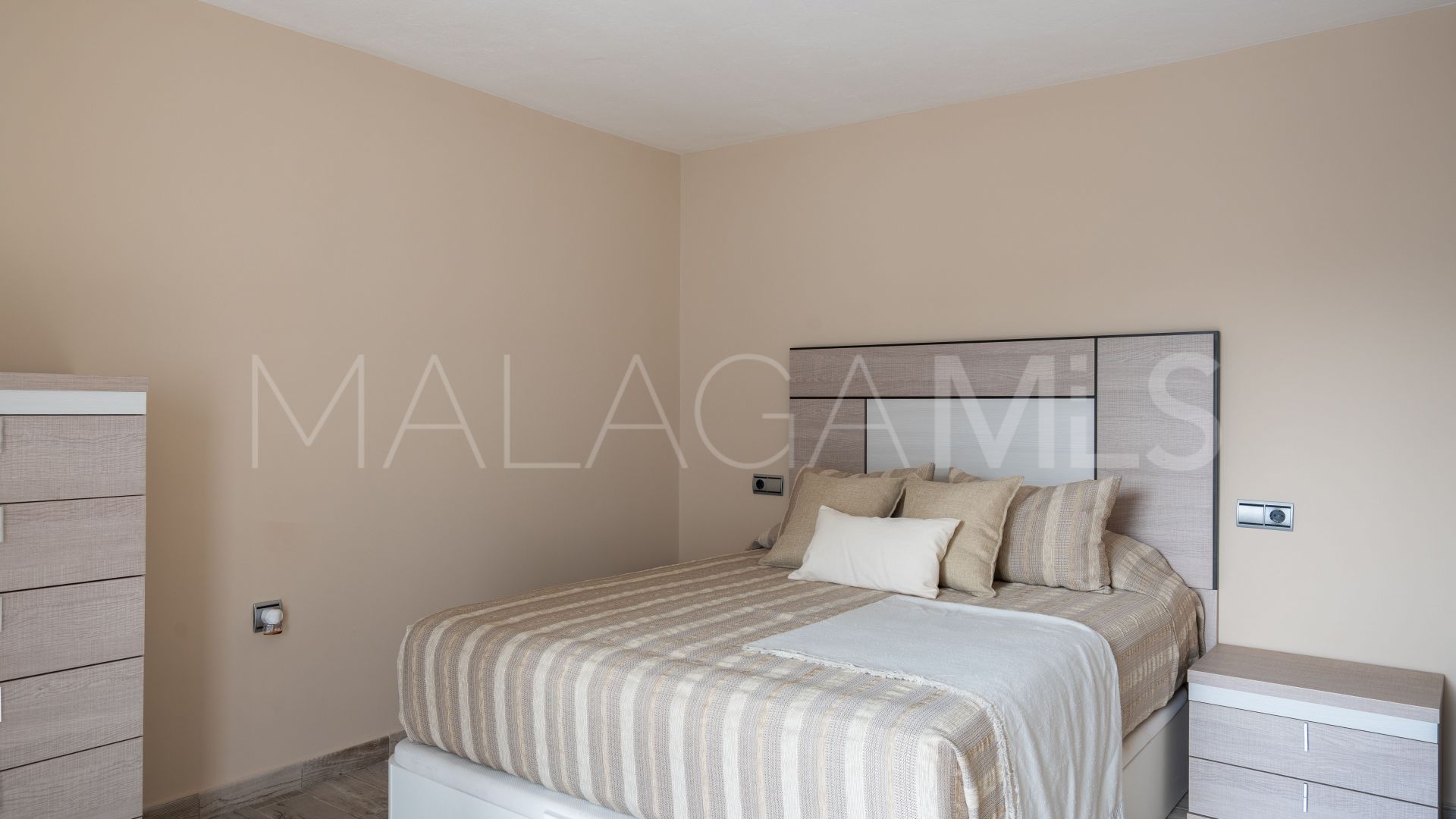 Villa for sale in Benalmadena