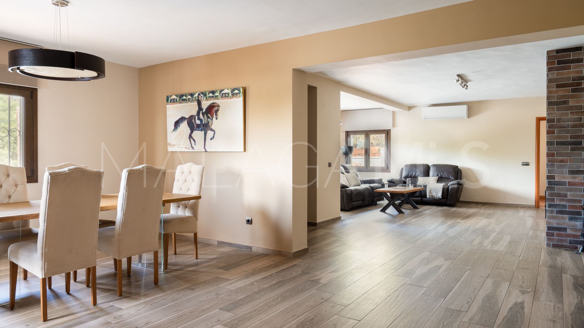 Villa for sale in Benalmadena