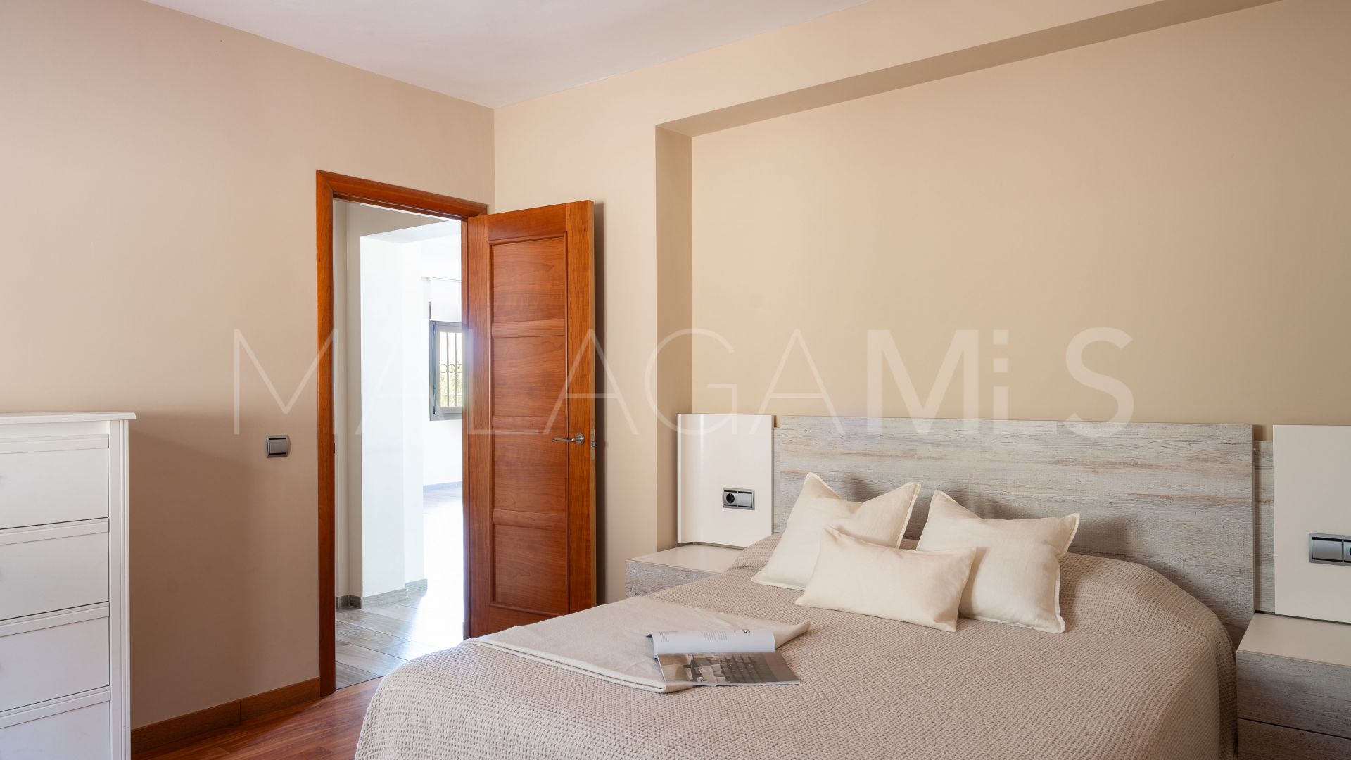 Villa for sale in Benalmadena