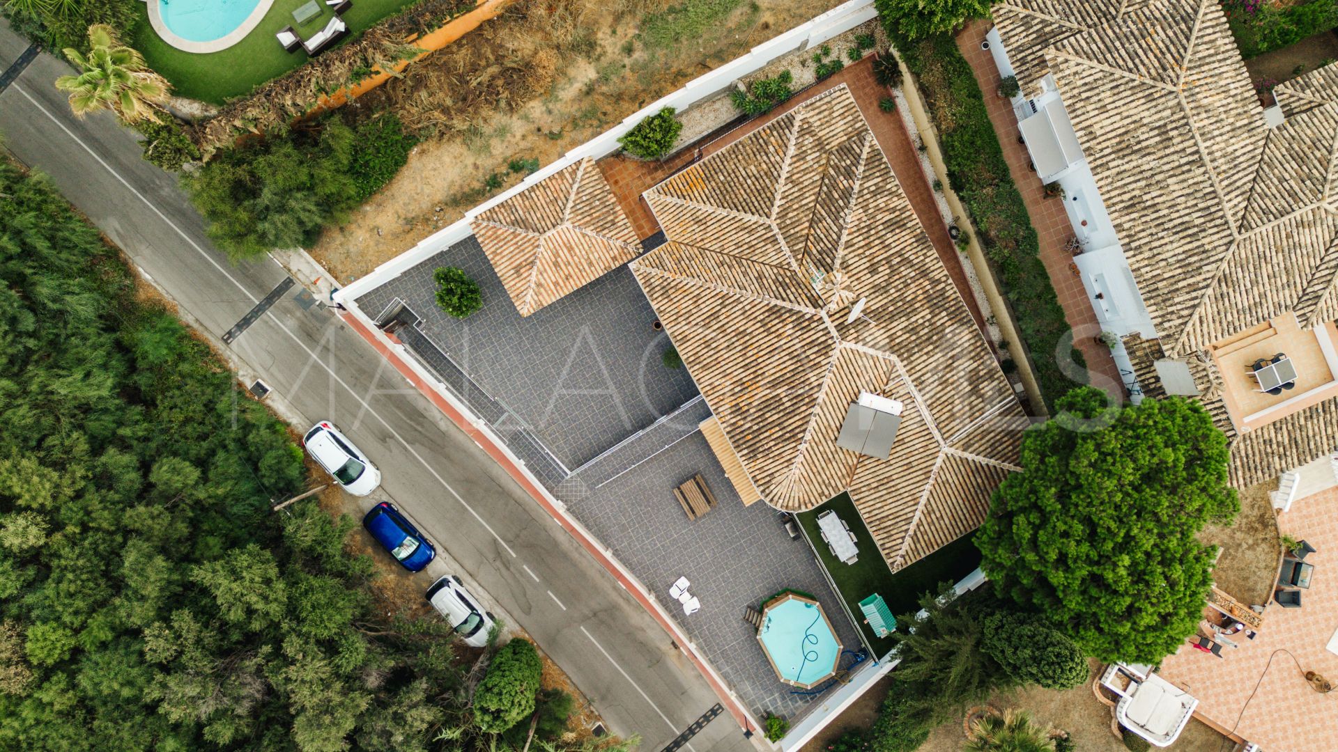 Villa for sale in Benalmadena