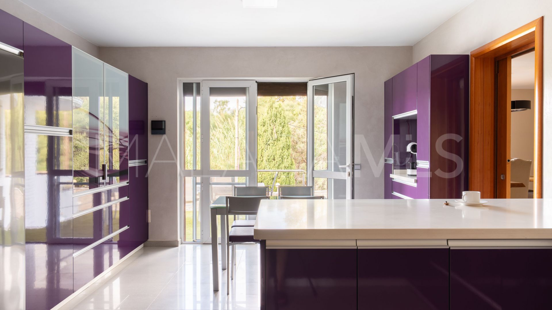 Villa for sale in Benalmadena