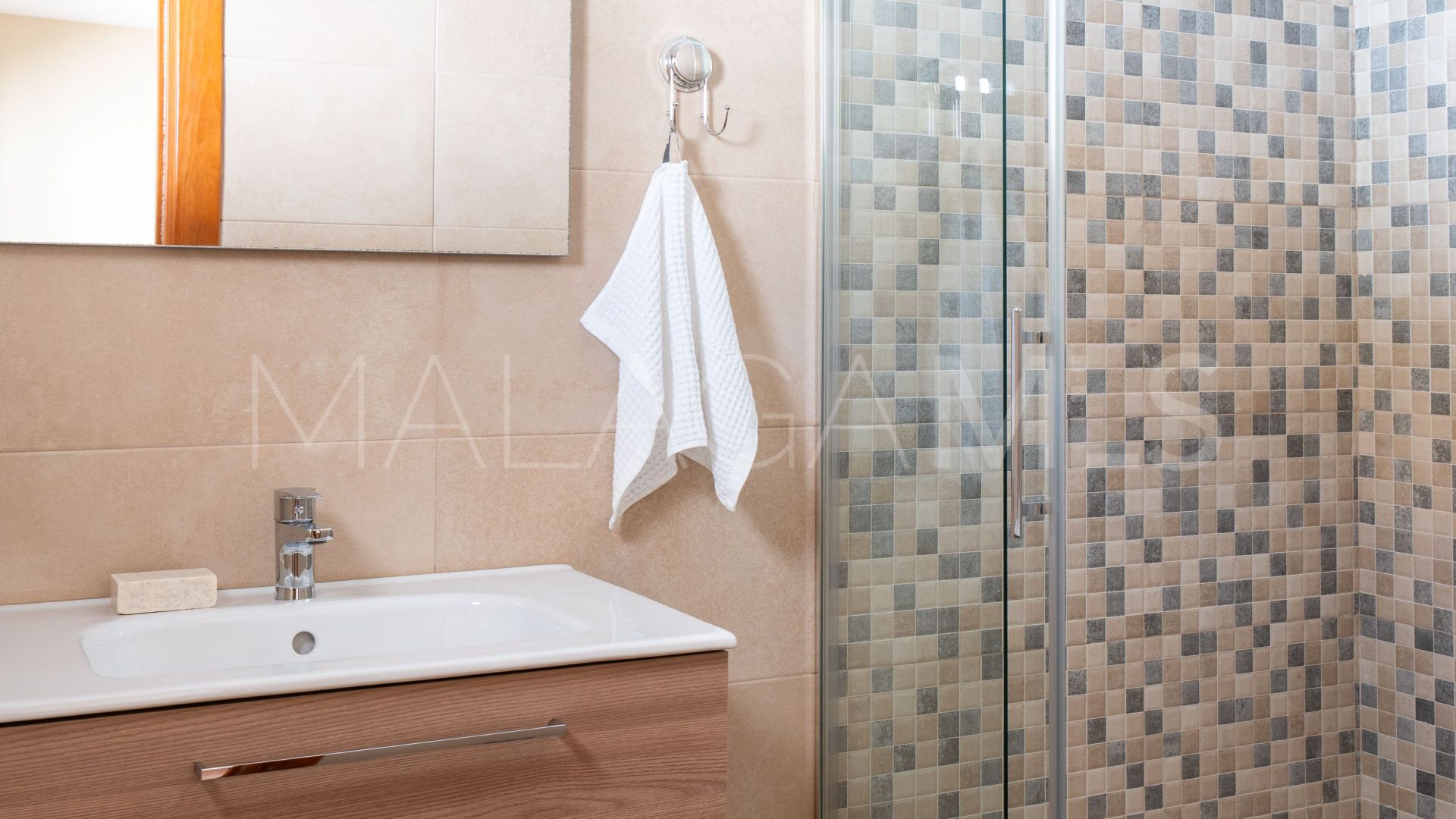 Villa for sale in Benalmadena