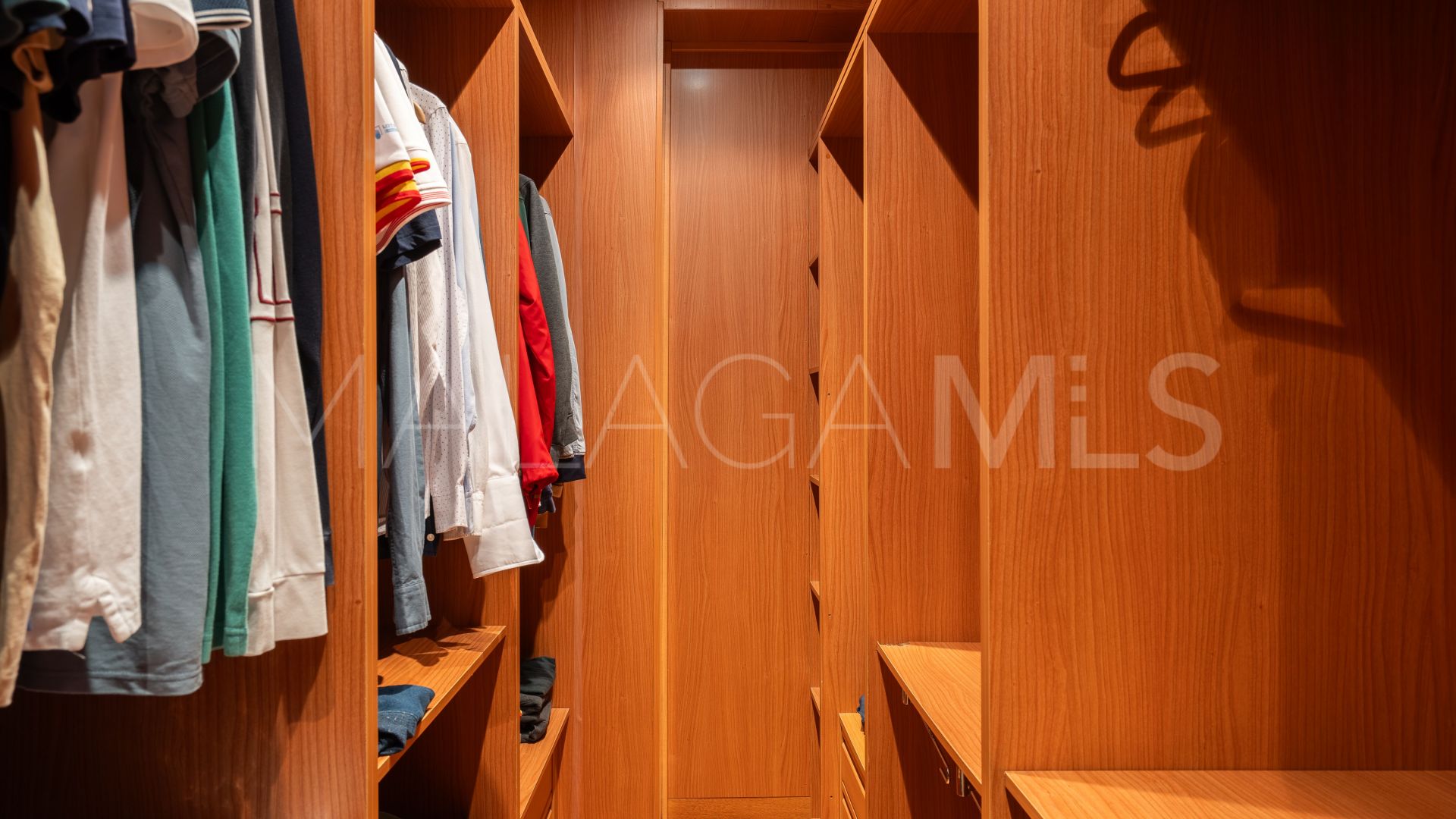 Villa for sale in Benalmadena