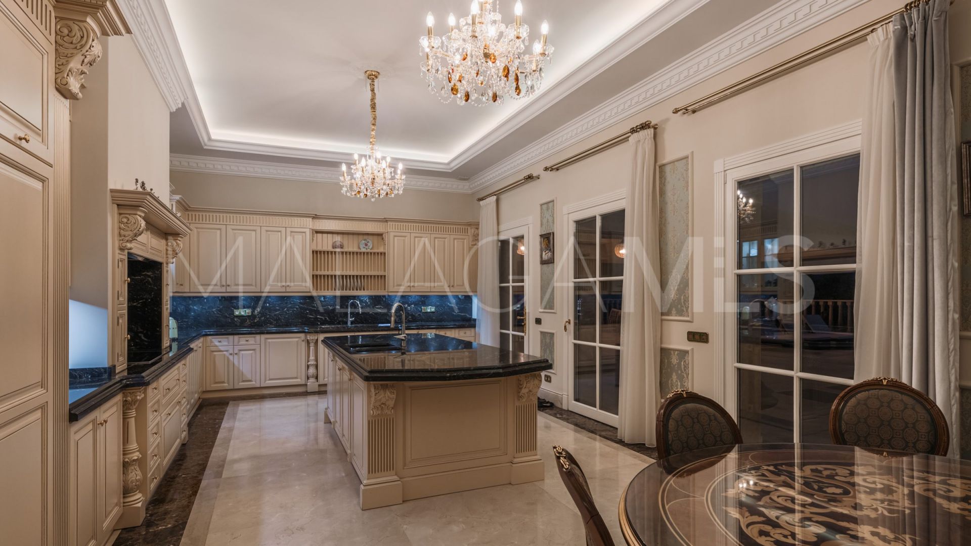 For sale Marbella Golden Mile house with 7 bedrooms