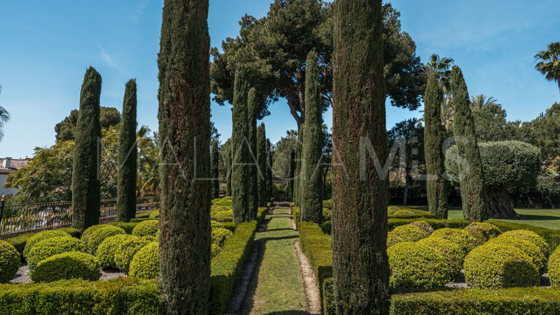 For sale Marbella Golden Mile house with 7 bedrooms