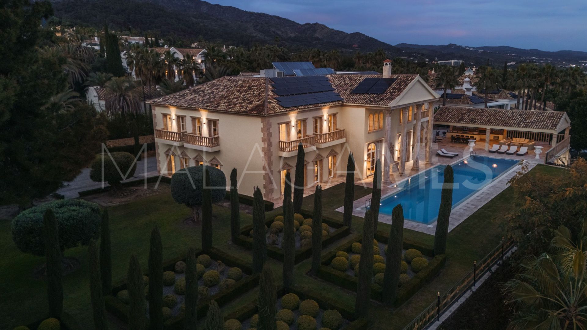 For sale Marbella Golden Mile house with 7 bedrooms
