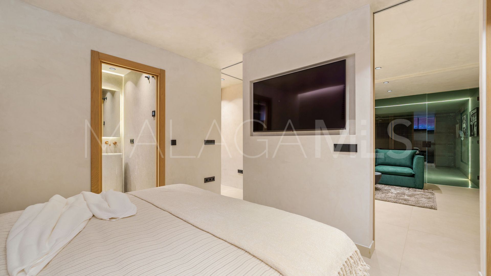 For sale town house in Marbella Golden Mile