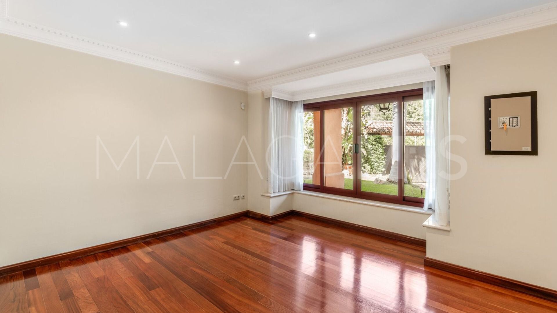 Villa for sale in Marbella Golden Mile