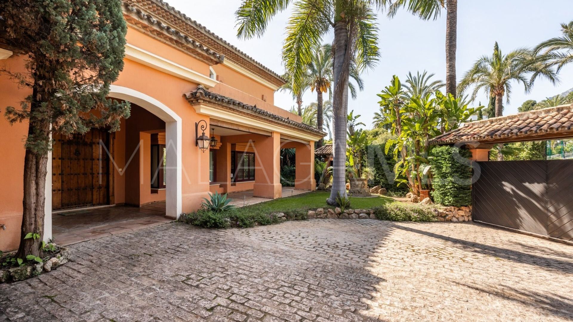 Villa for sale in Marbella Golden Mile