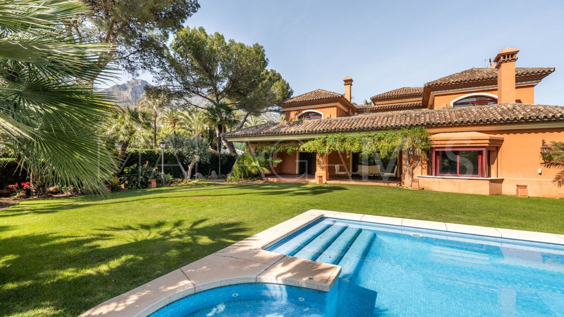 Villa for sale in Marbella Golden Mile