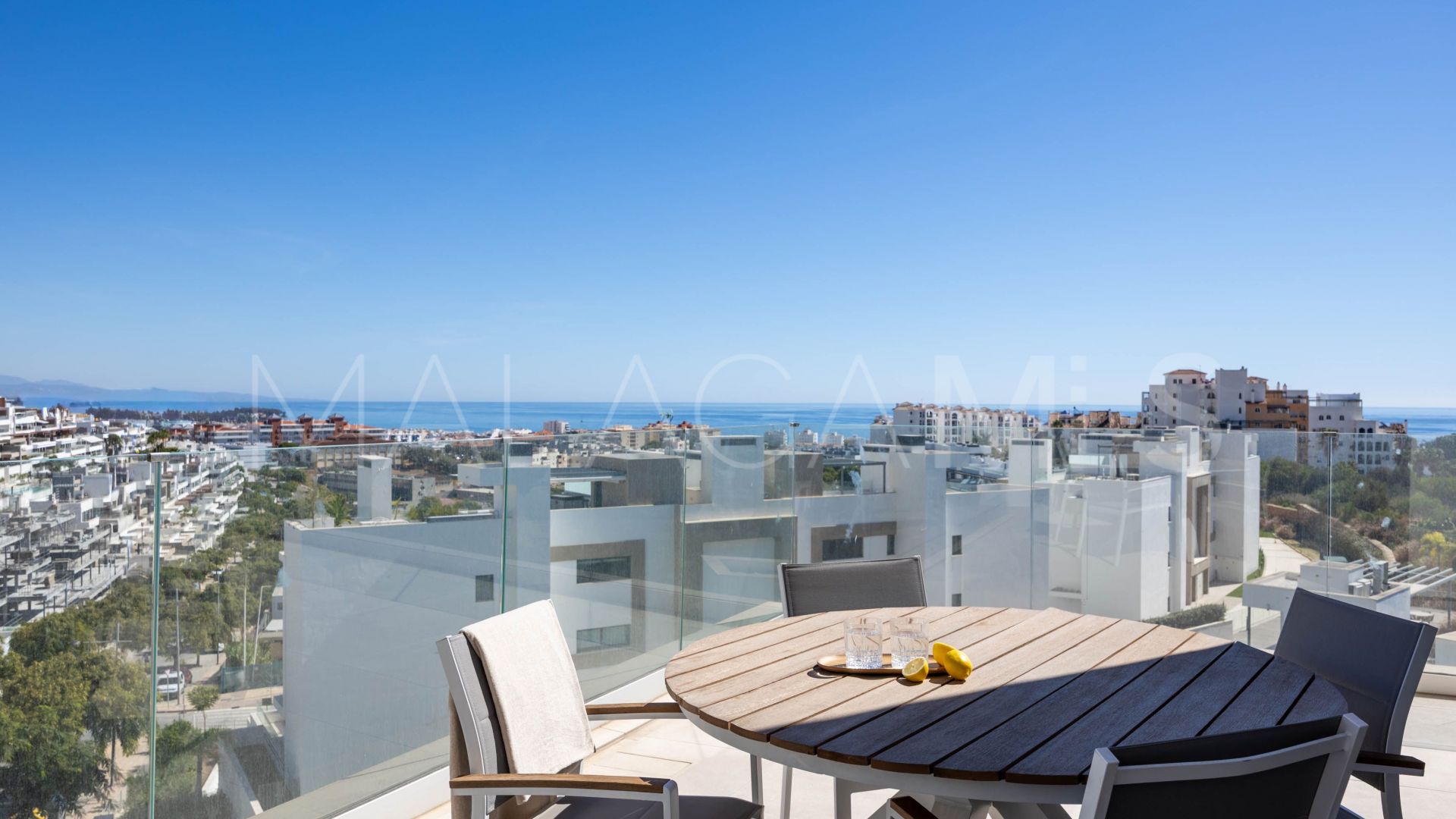 Penthaus for sale in Estepona Stadt