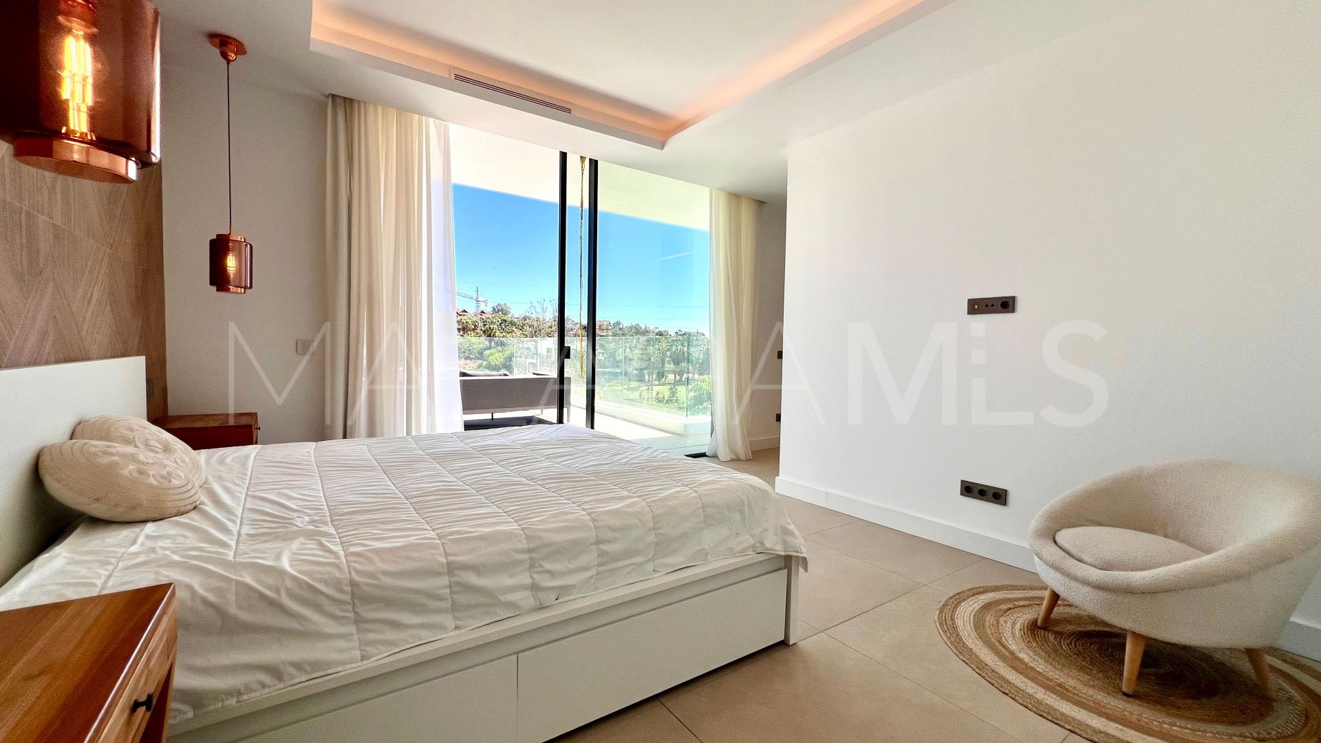 Villa for sale in El Paraiso