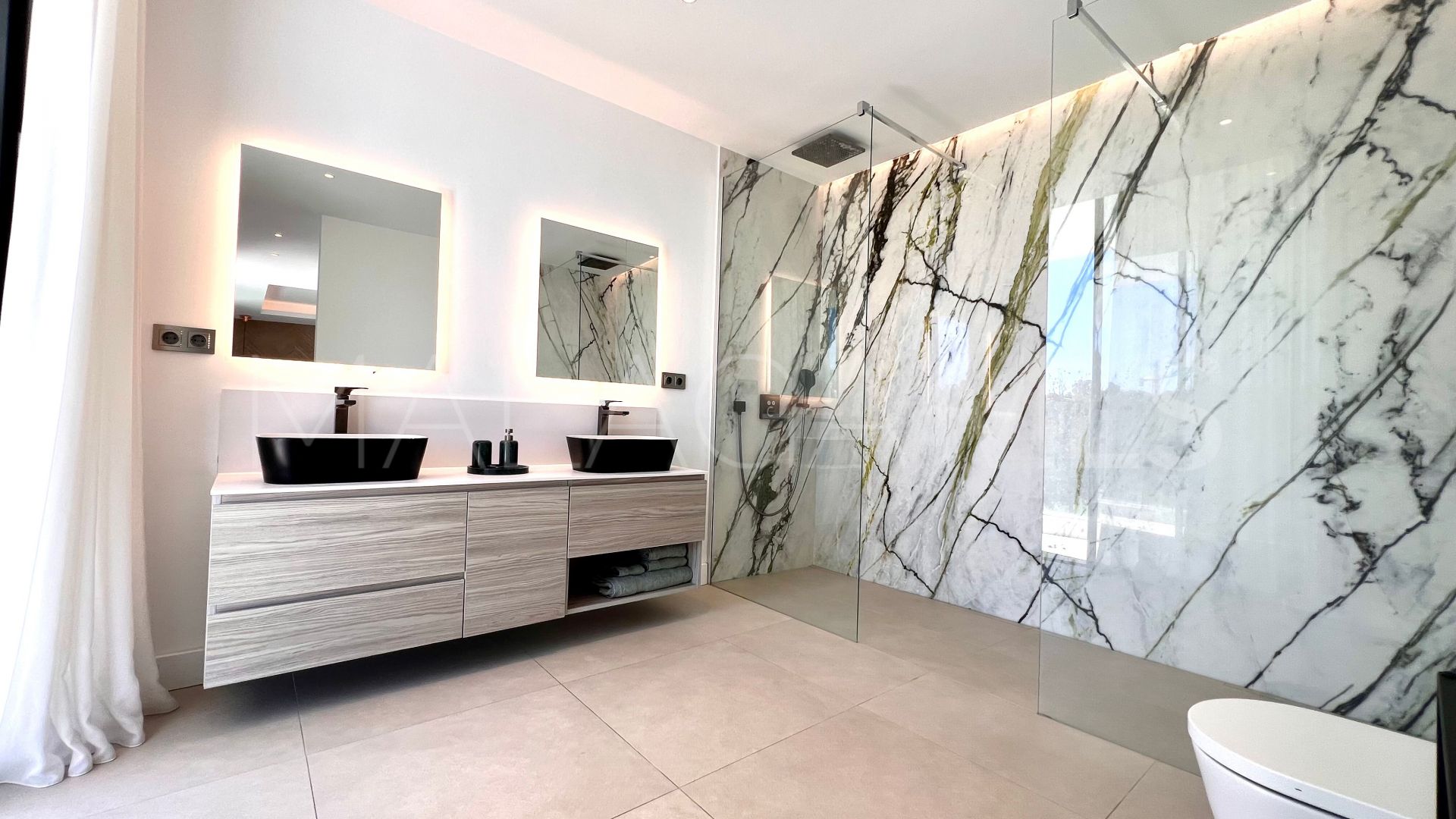 Villa for sale in El Paraiso