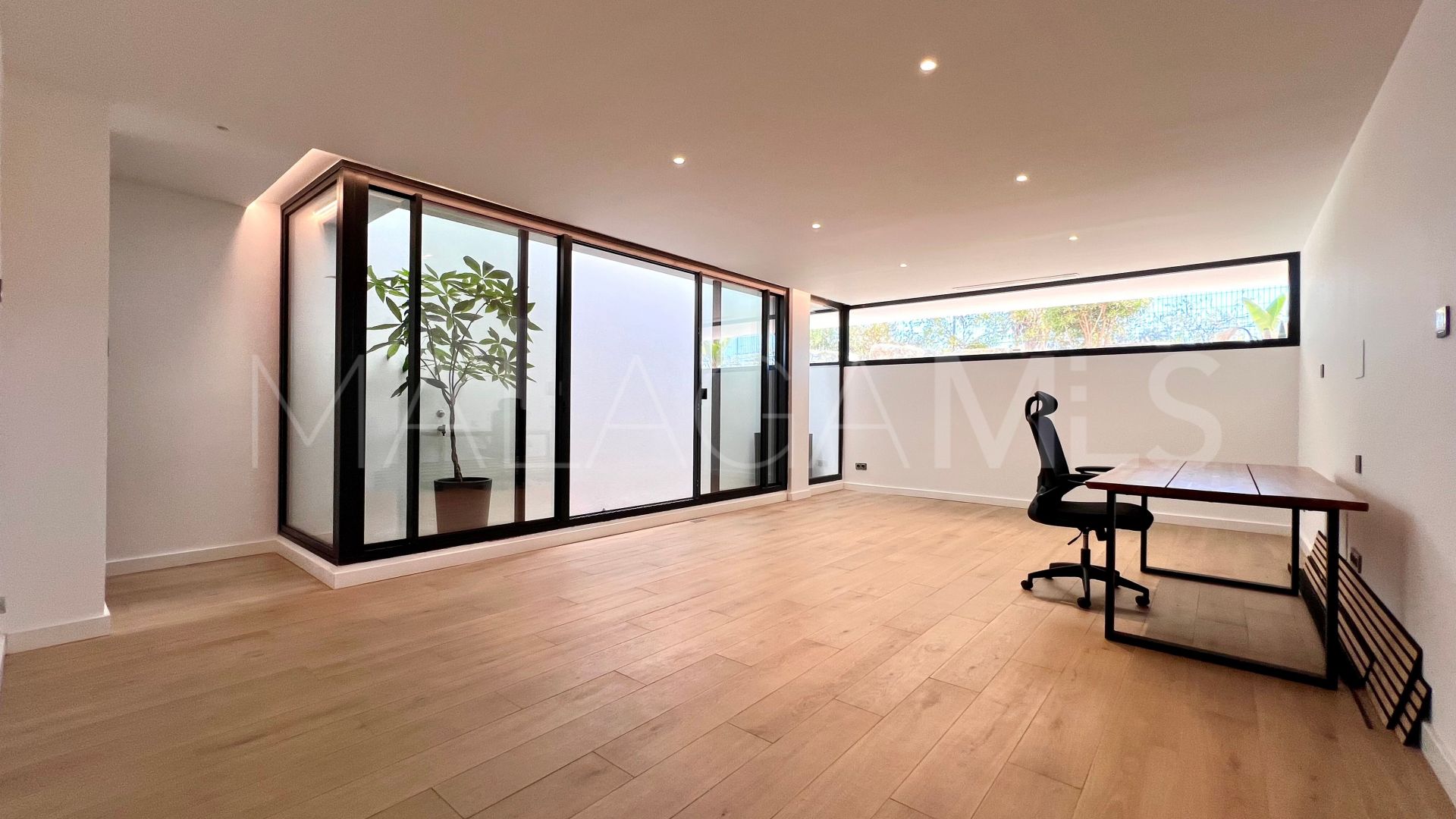 Villa for sale in El Paraiso