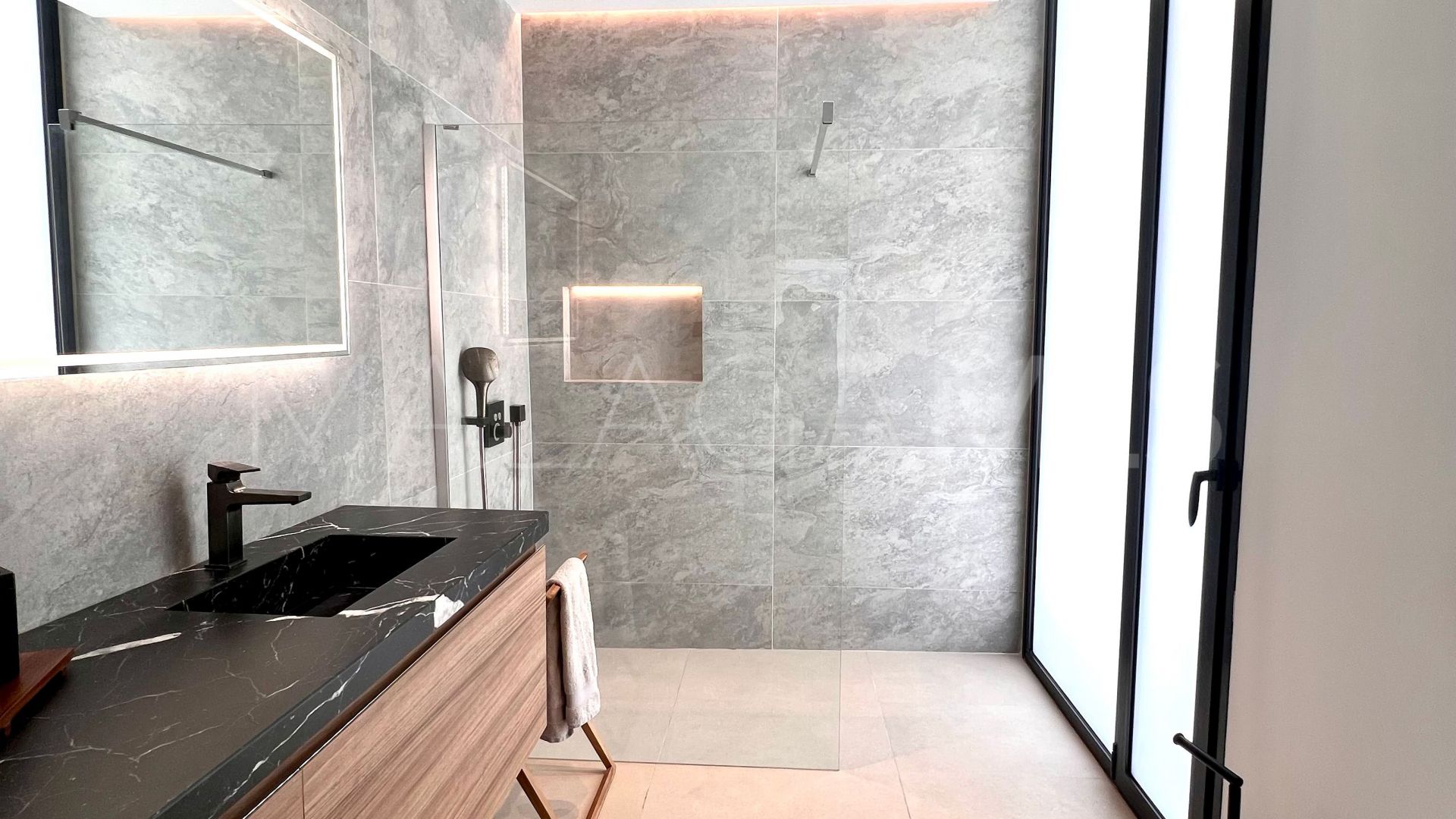 Villa for sale in El Paraiso