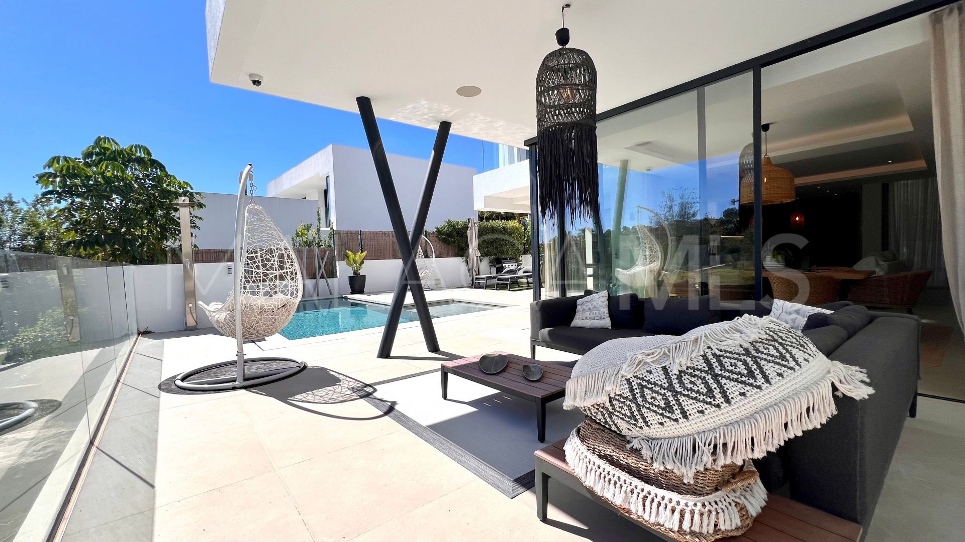 Villa for sale in El Paraiso