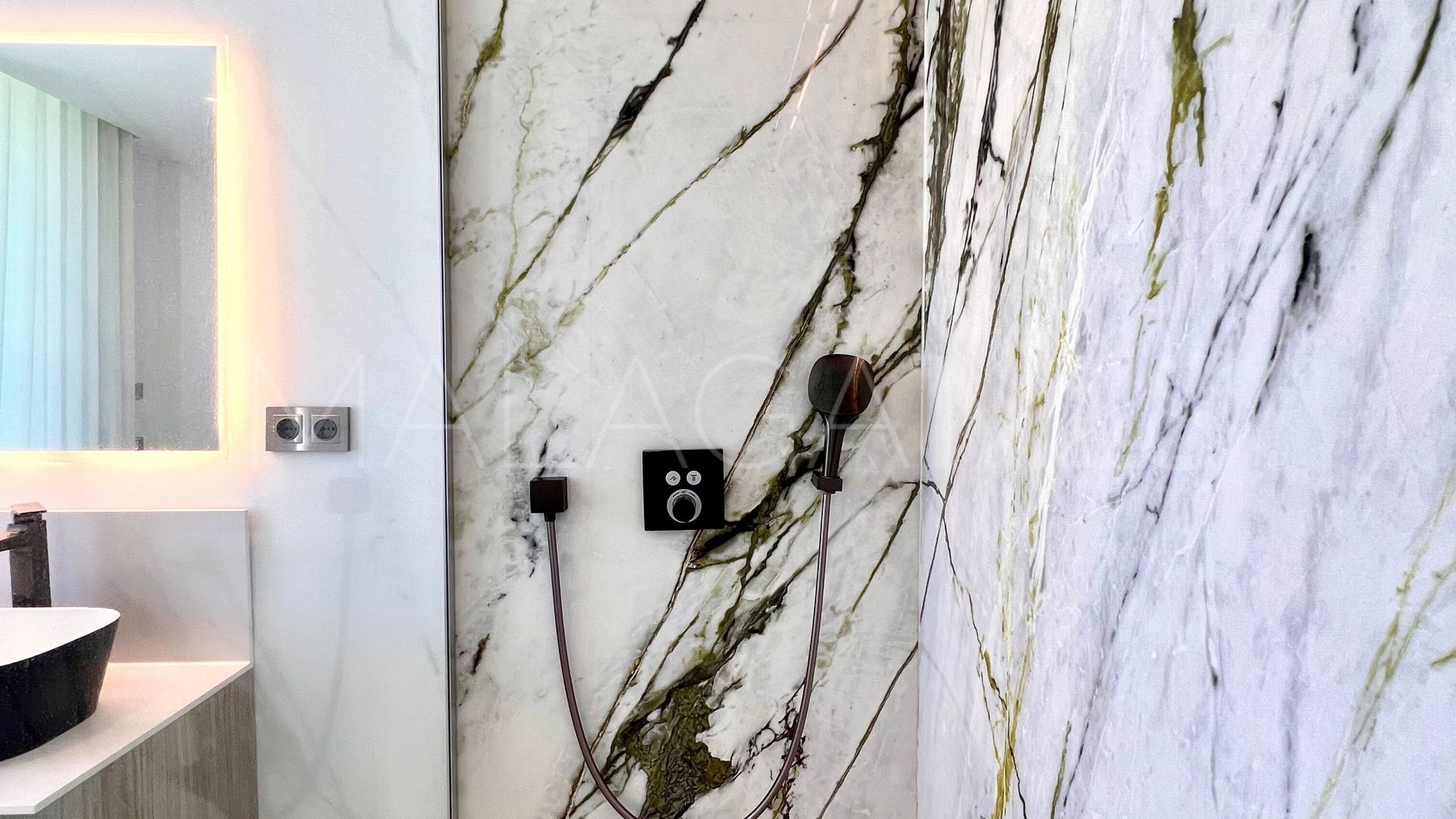 Villa for sale in El Paraiso