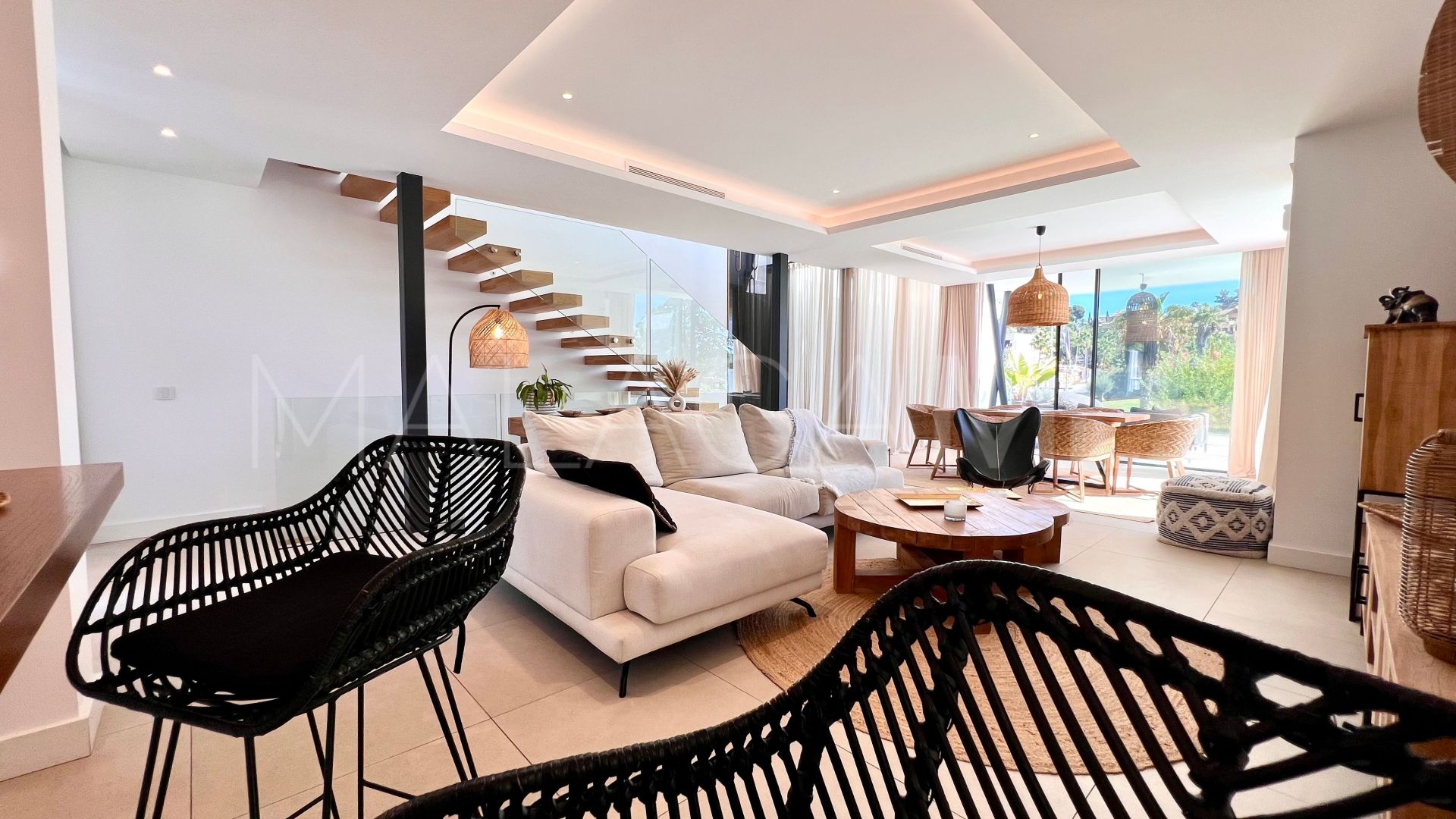 Villa for sale in El Paraiso