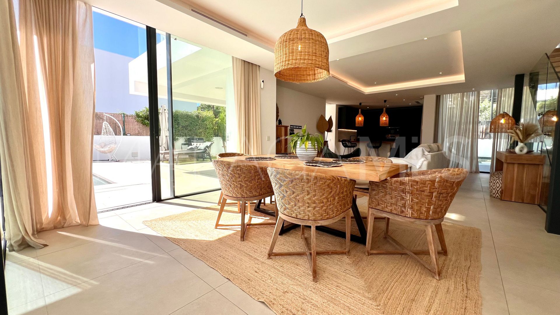 Villa for sale in El Paraiso