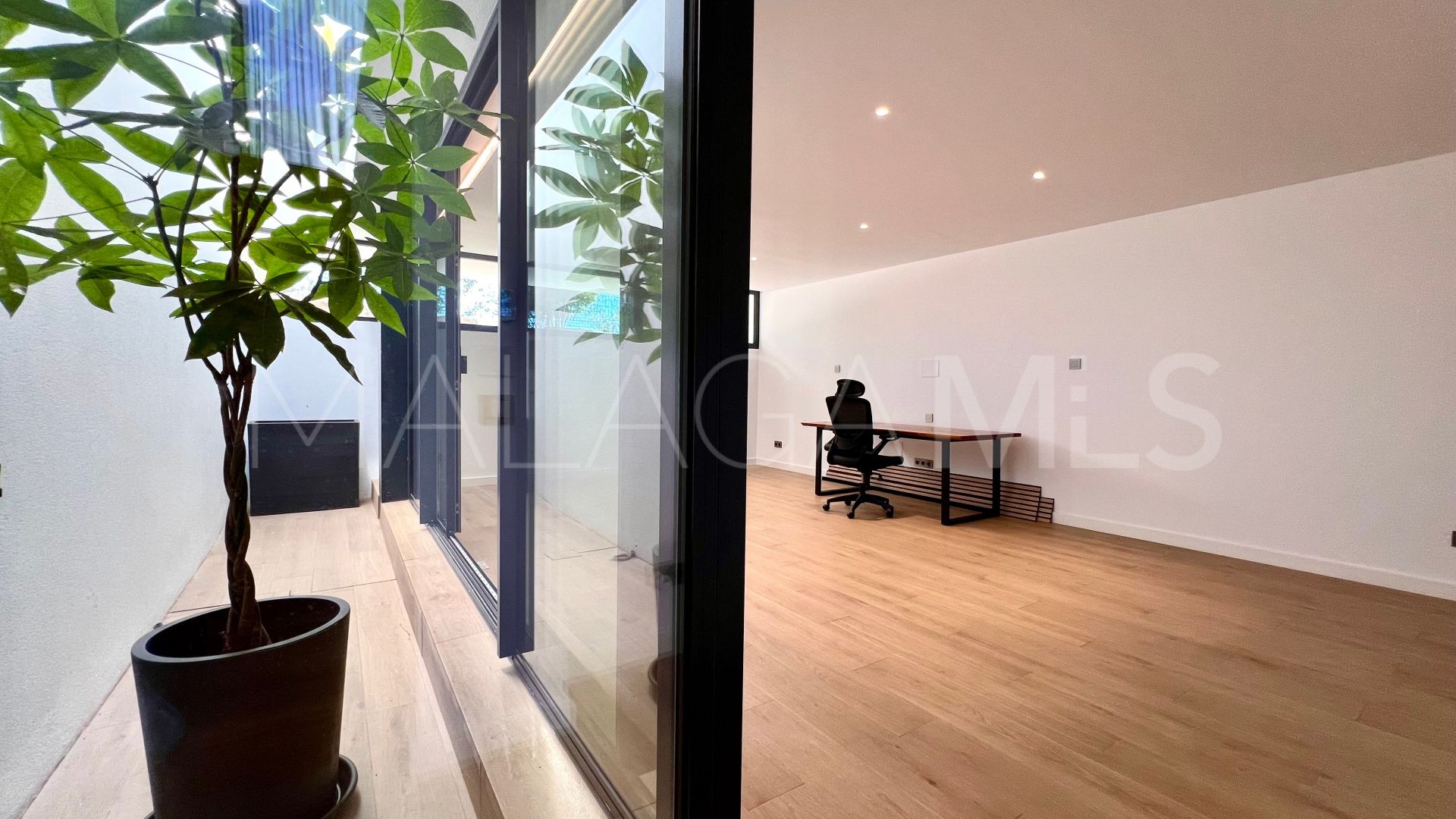 Villa for sale in El Paraiso