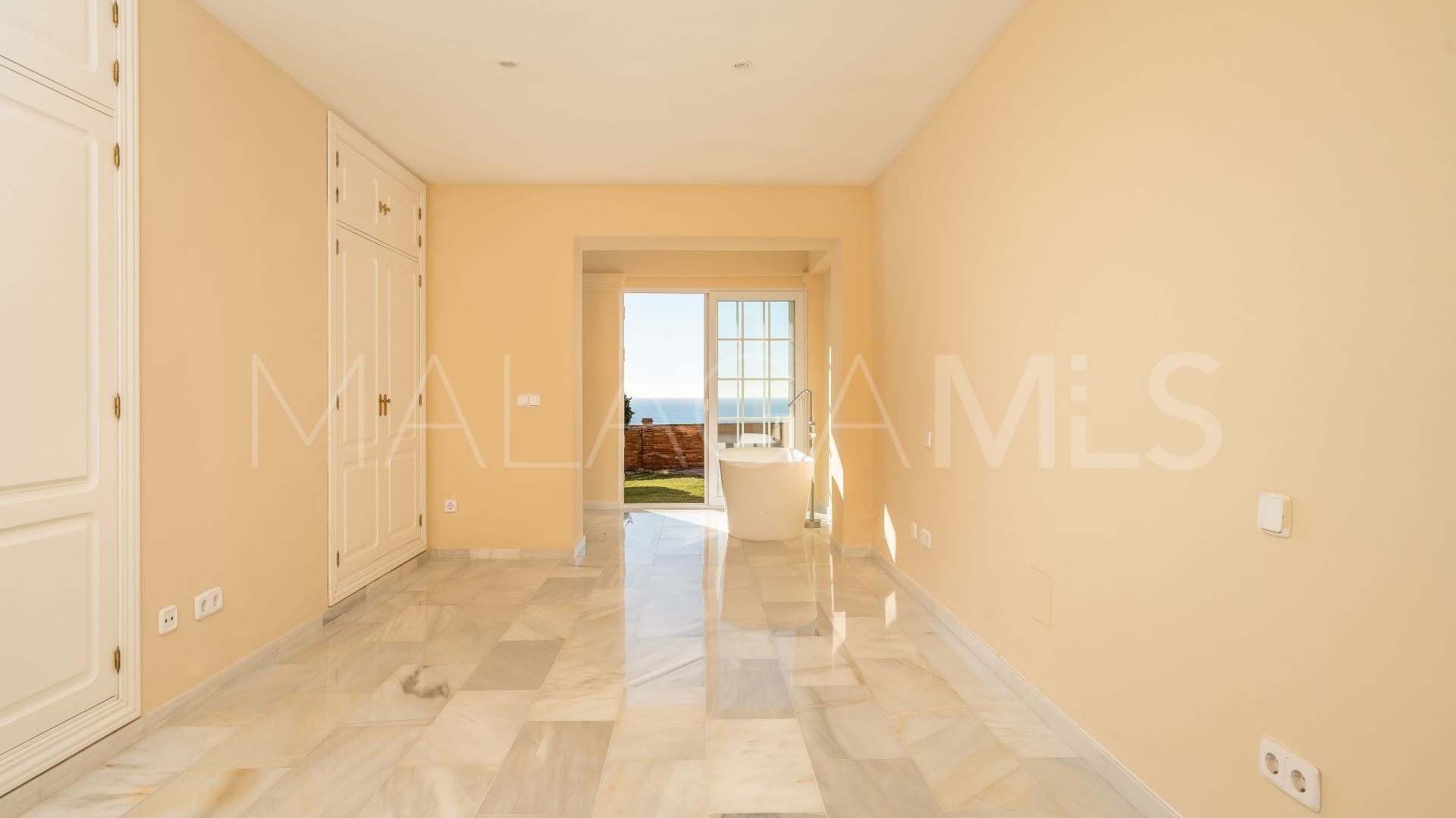 5 bedrooms villa in La Capellania for sale