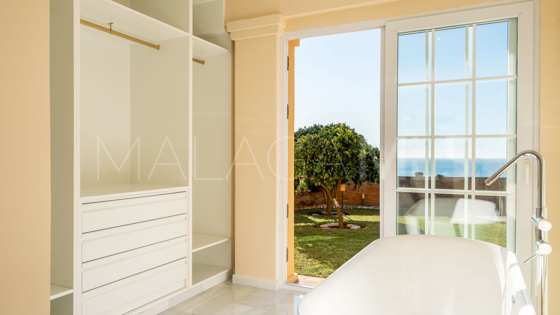 5 bedrooms villa in La Capellania for sale