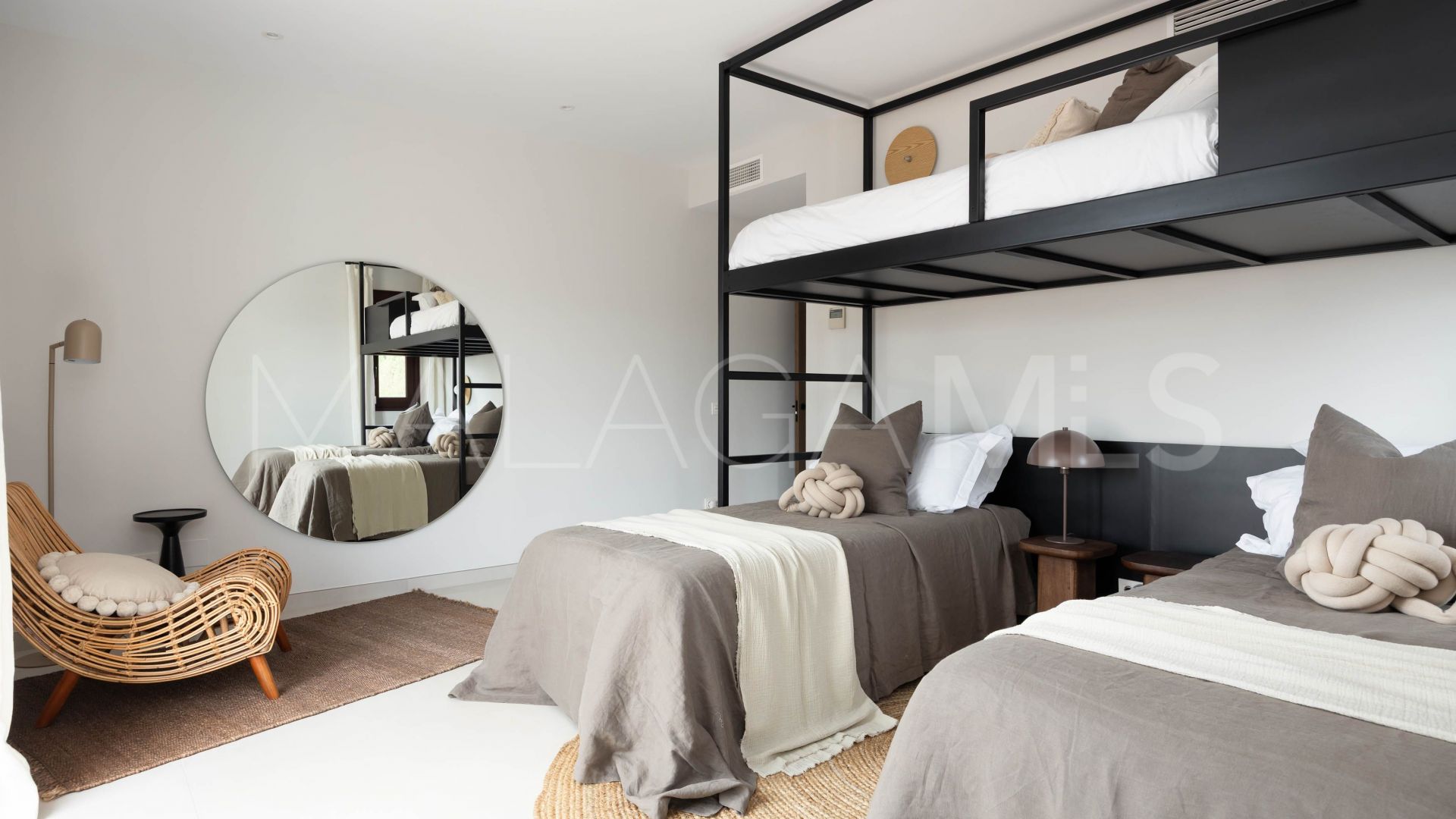 Villa with 6 bedrooms for sale in Marbella East