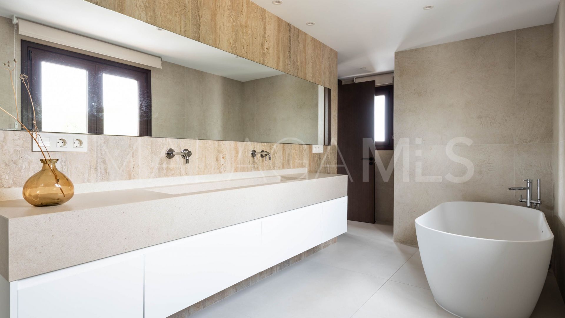 Villa with 6 bedrooms for sale in Marbella East