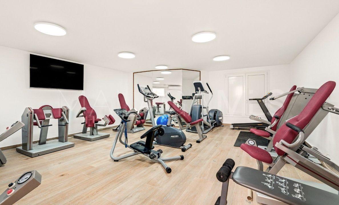 Villa with 6 bedrooms for sale in Marbella East