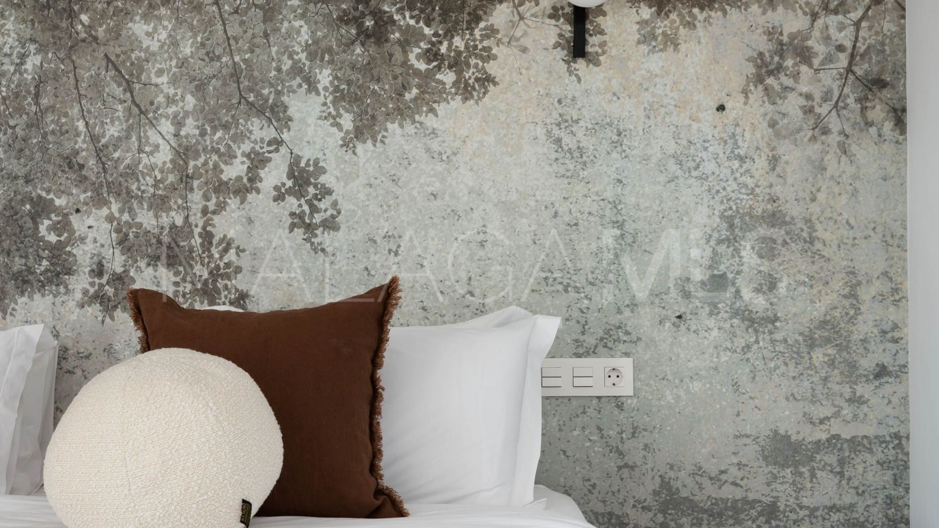 Villa with 6 bedrooms for sale in Marbella East