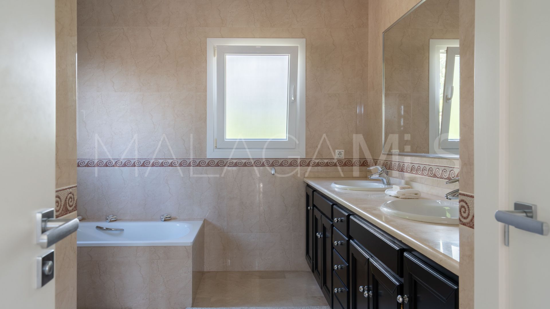 Villa for sale in Sierrezuela