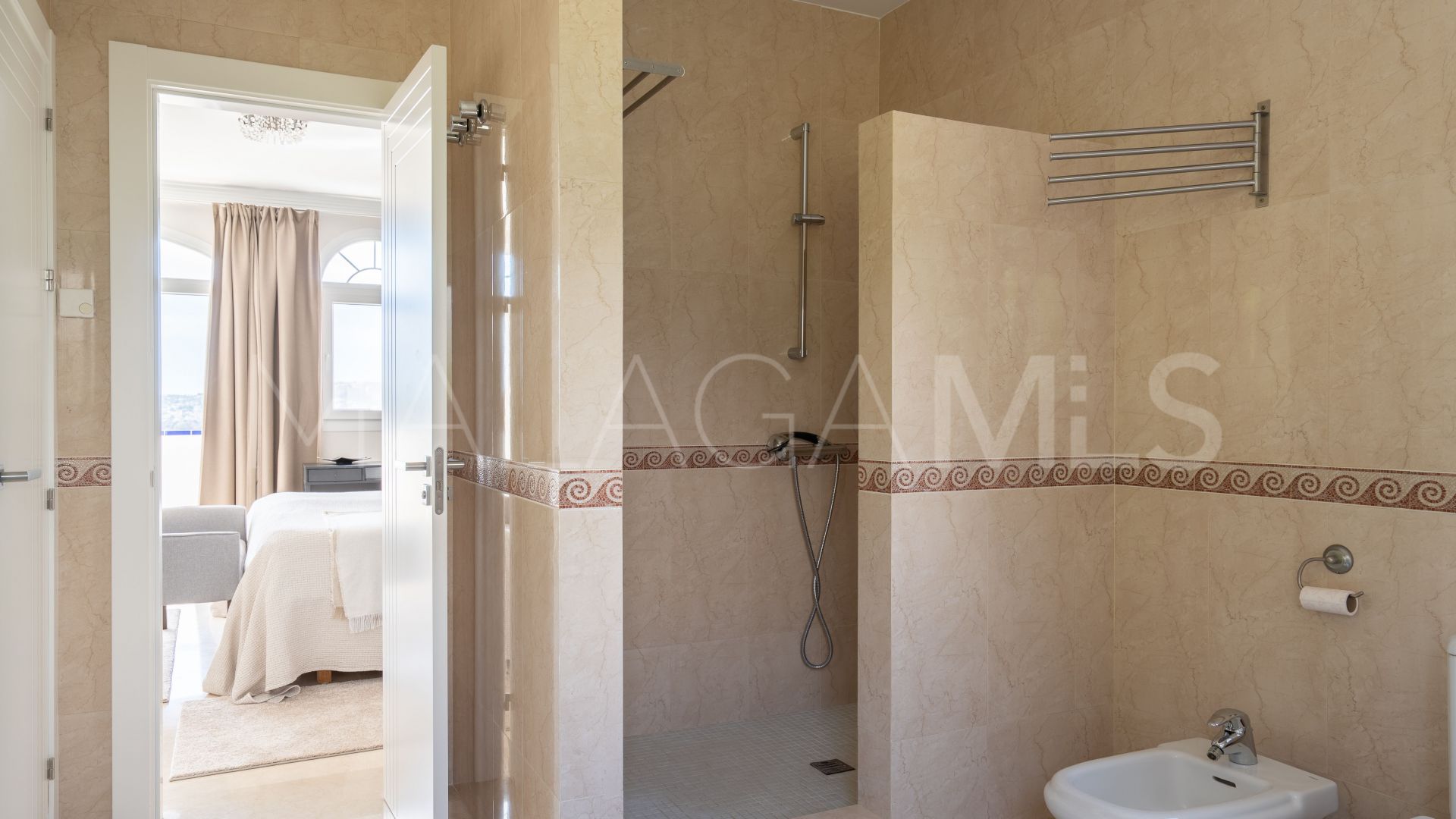 Villa for sale in Sierrezuela