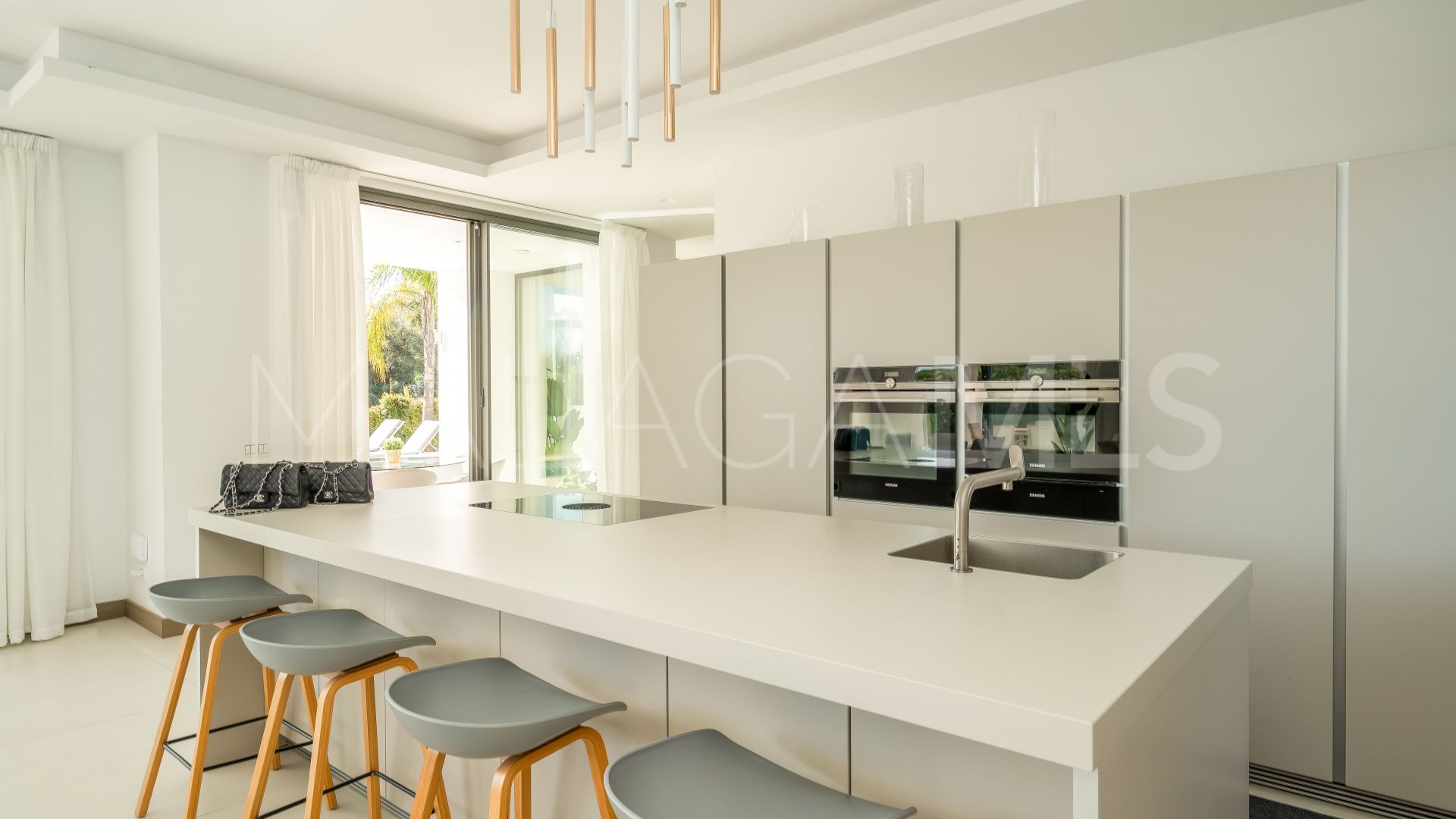 Villa for sale in Monte Halcones