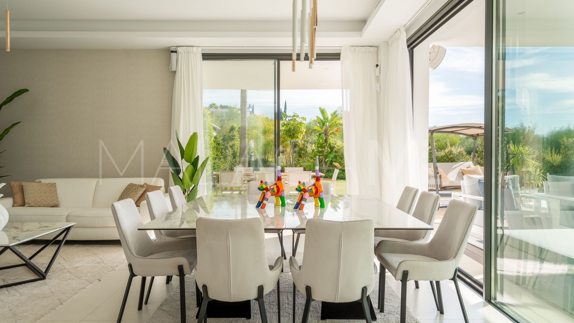 Villa for sale in Monte Halcones