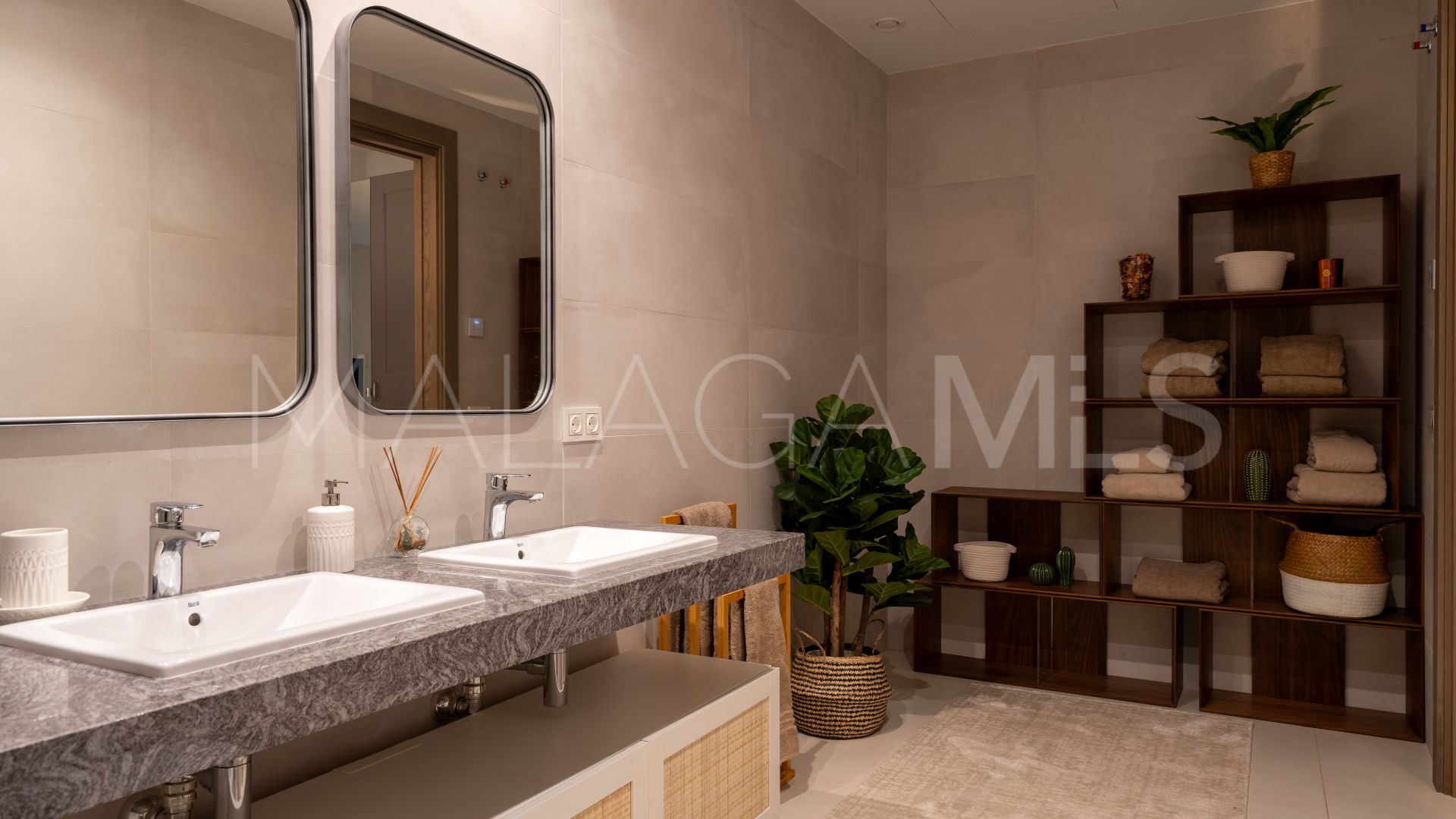 Villa for sale in Monte Halcones