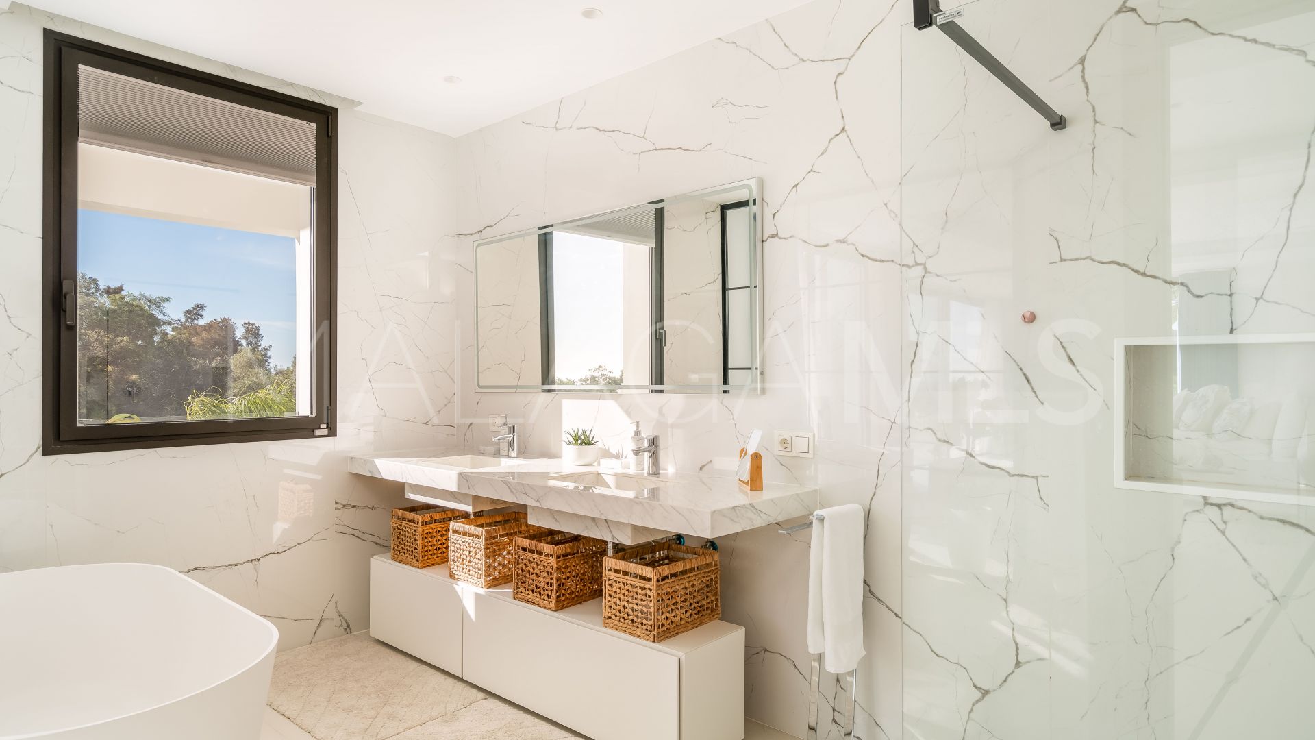 Villa for sale in Monte Halcones