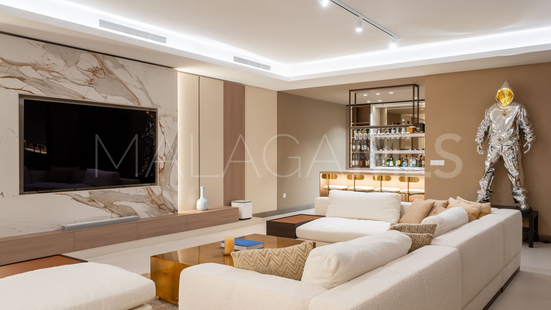 Villa for sale in Monte Halcones