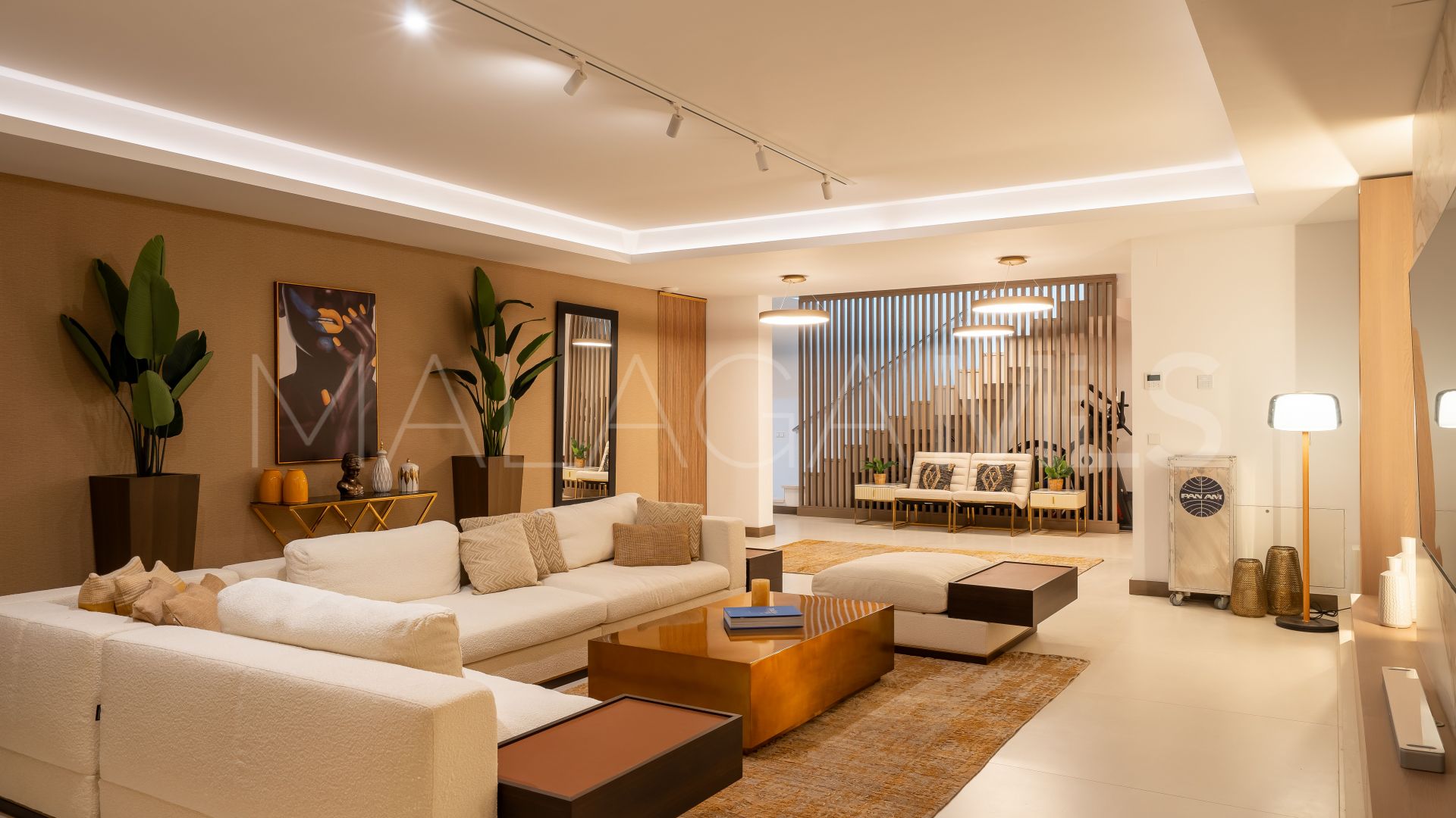 Villa for sale in Monte Halcones