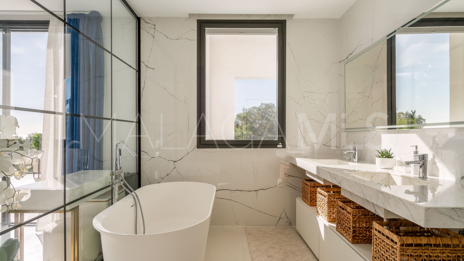 Villa for sale in Monte Halcones