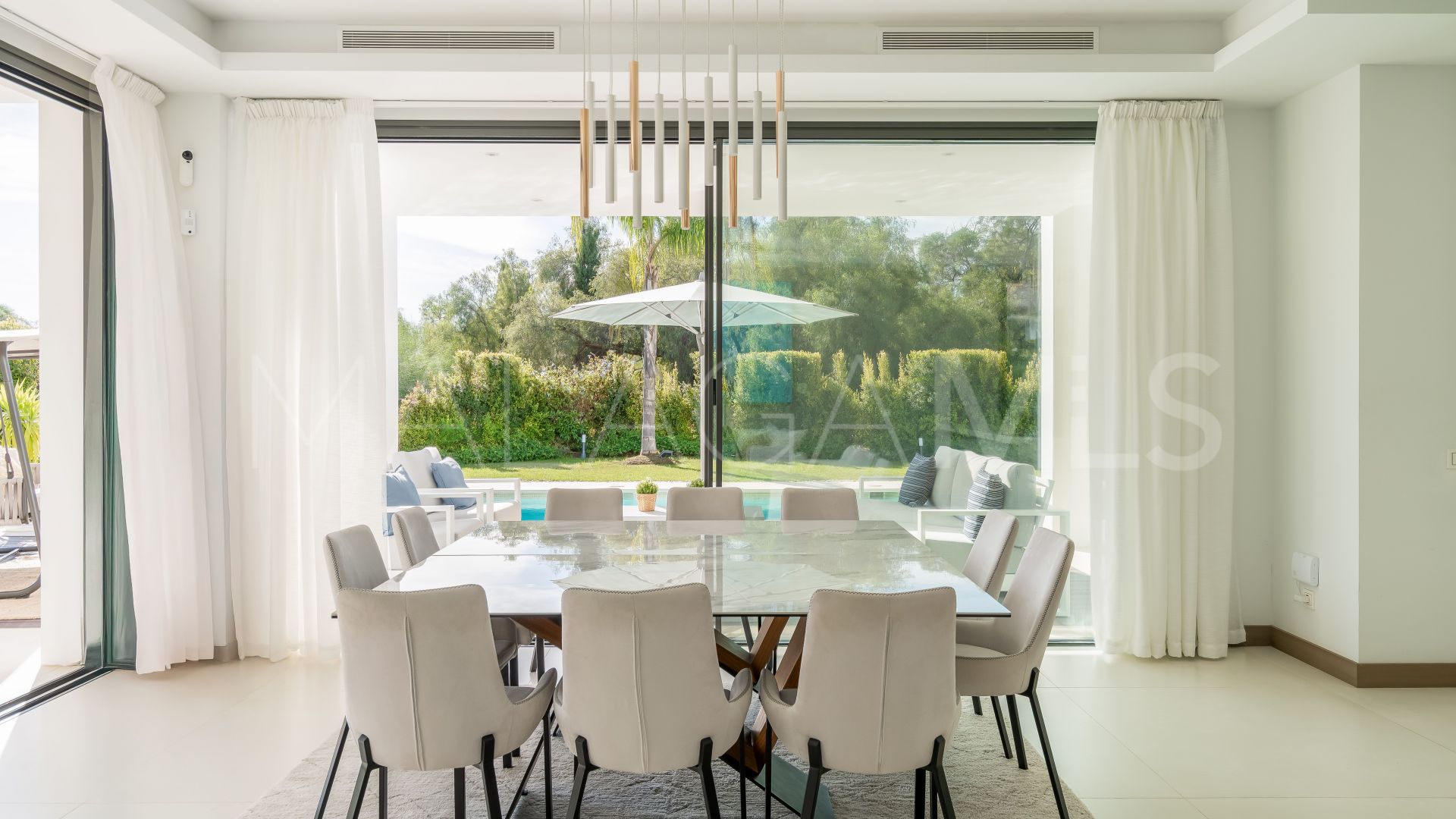 Villa for sale in Monte Halcones