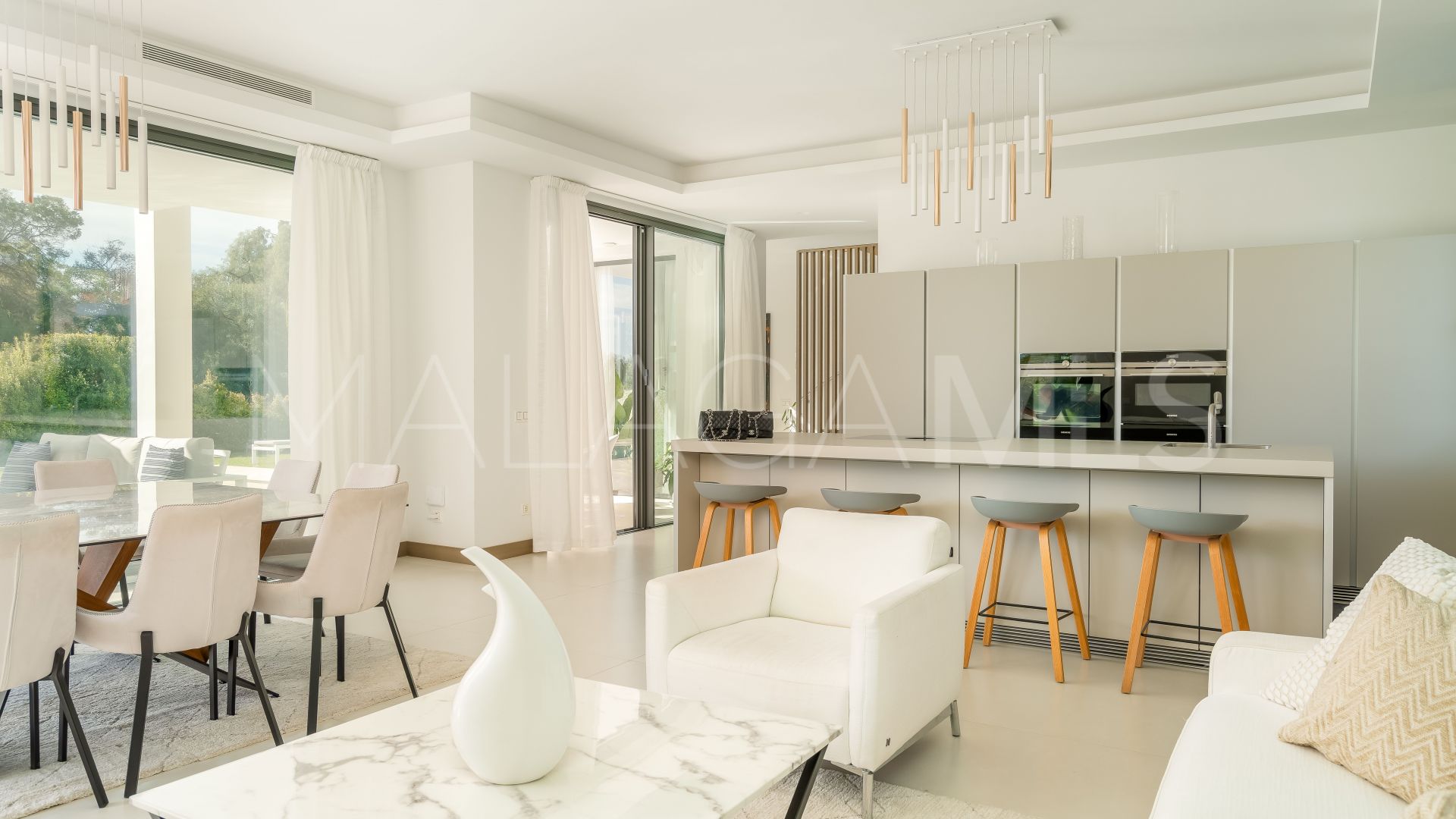 Villa for sale in Monte Halcones