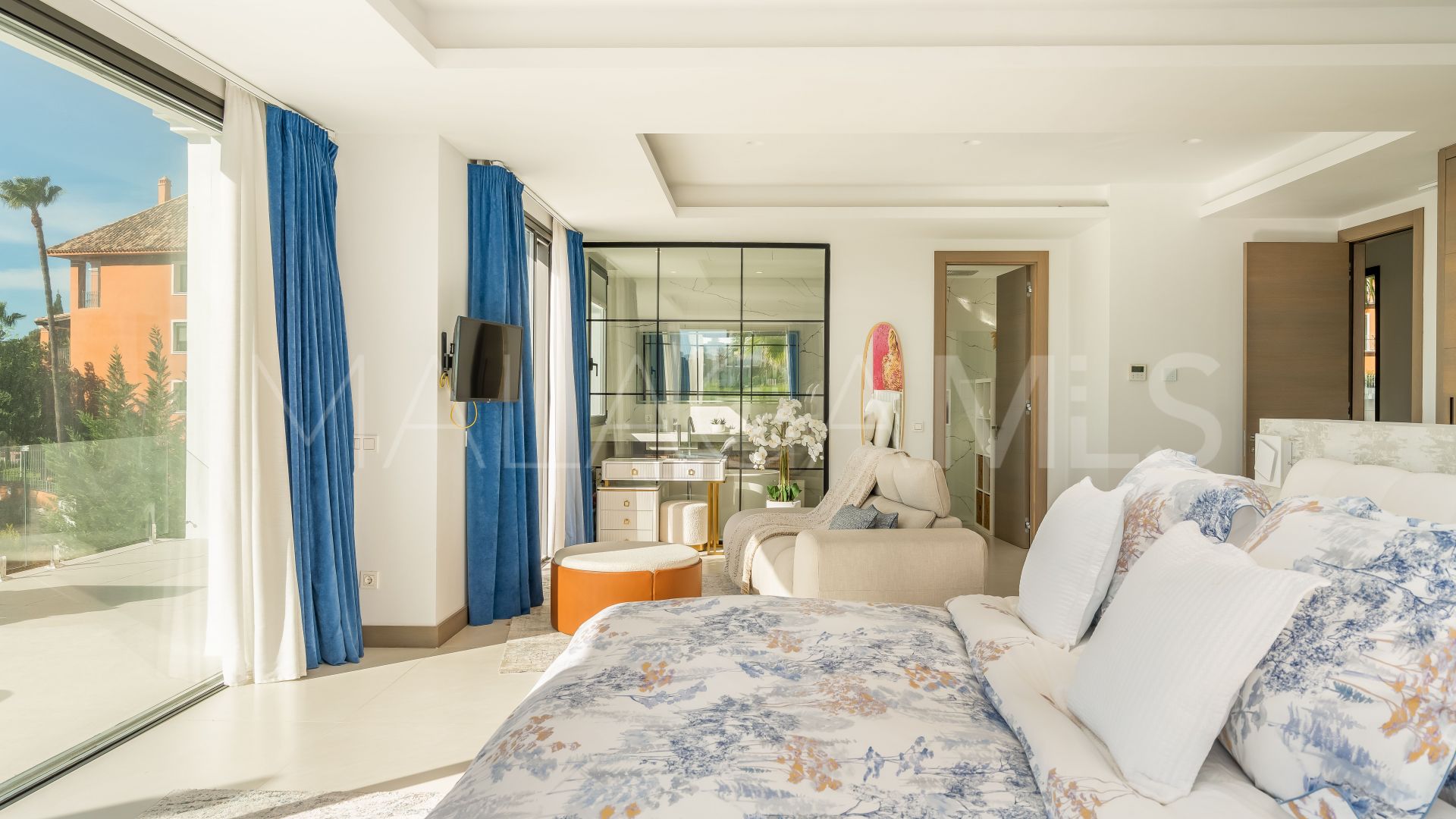 Villa for sale in Monte Halcones