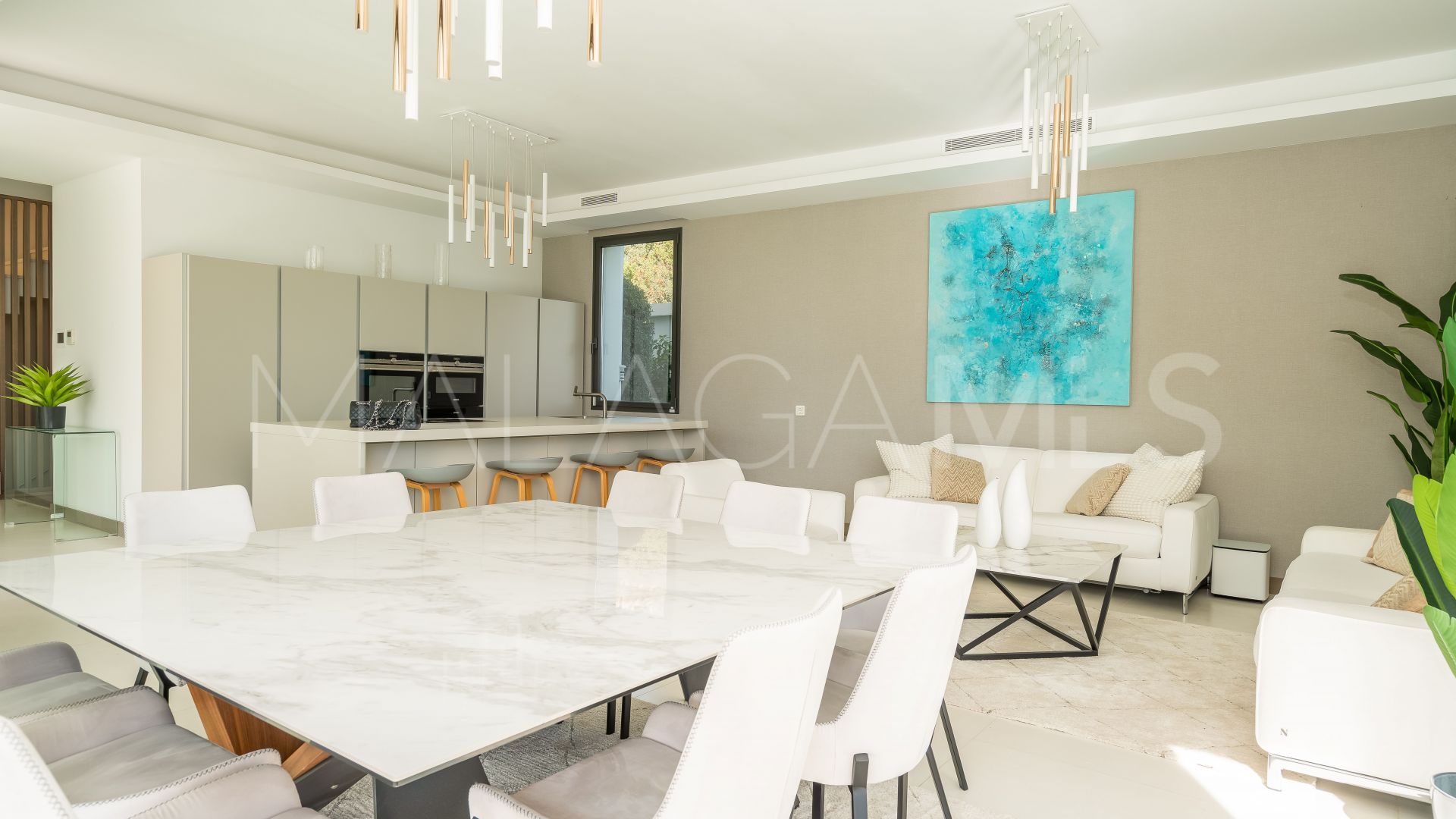 Villa for sale in Monte Halcones