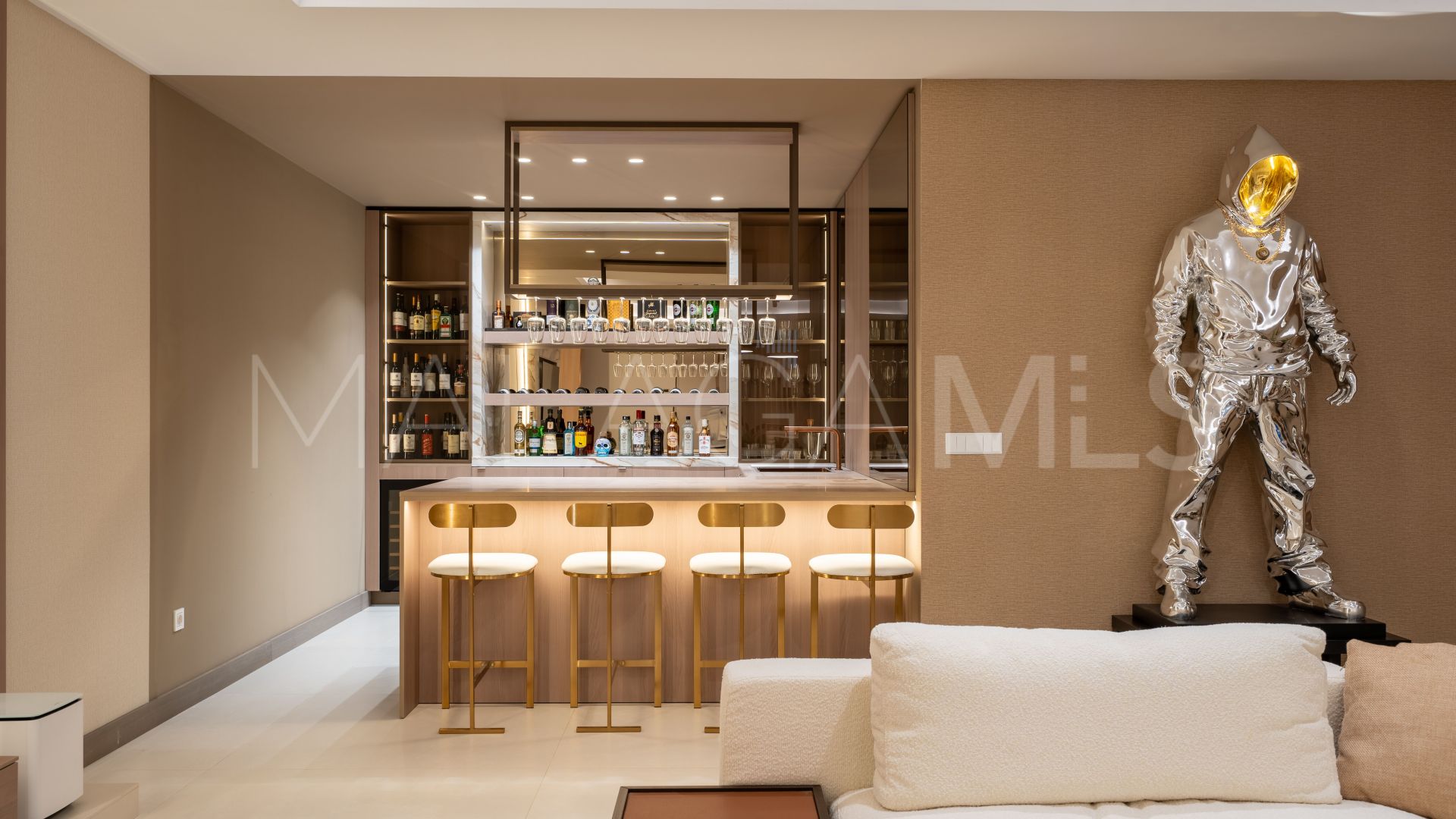 Villa for sale in Monte Halcones