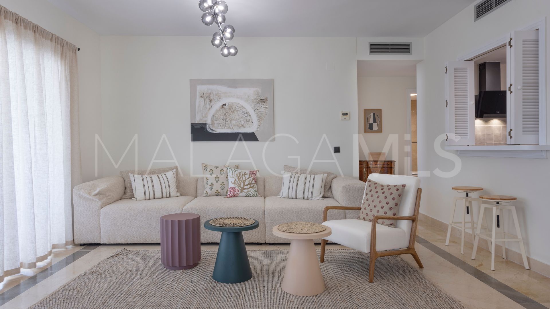 Apartment for sale in Estepona East with 3 bedrooms