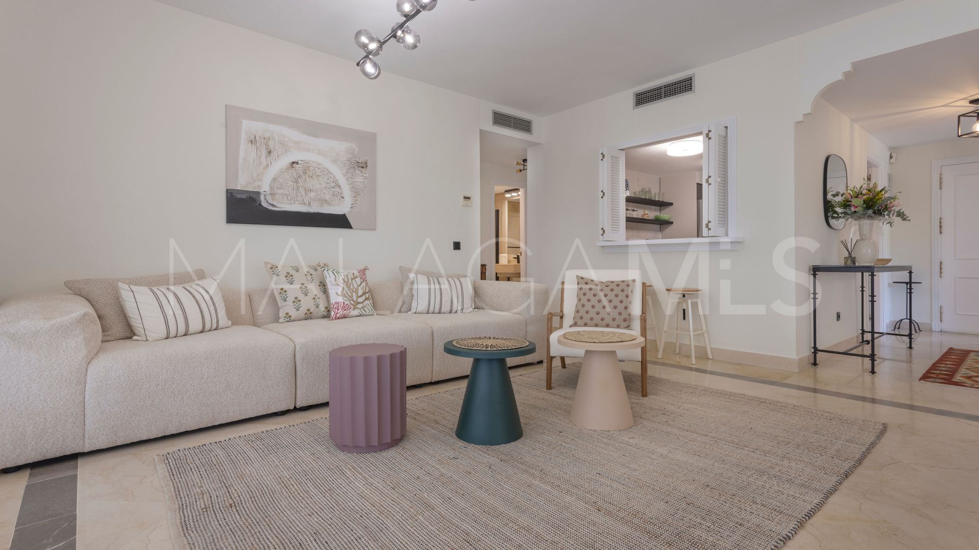 Apartment for sale in Estepona East with 3 bedrooms