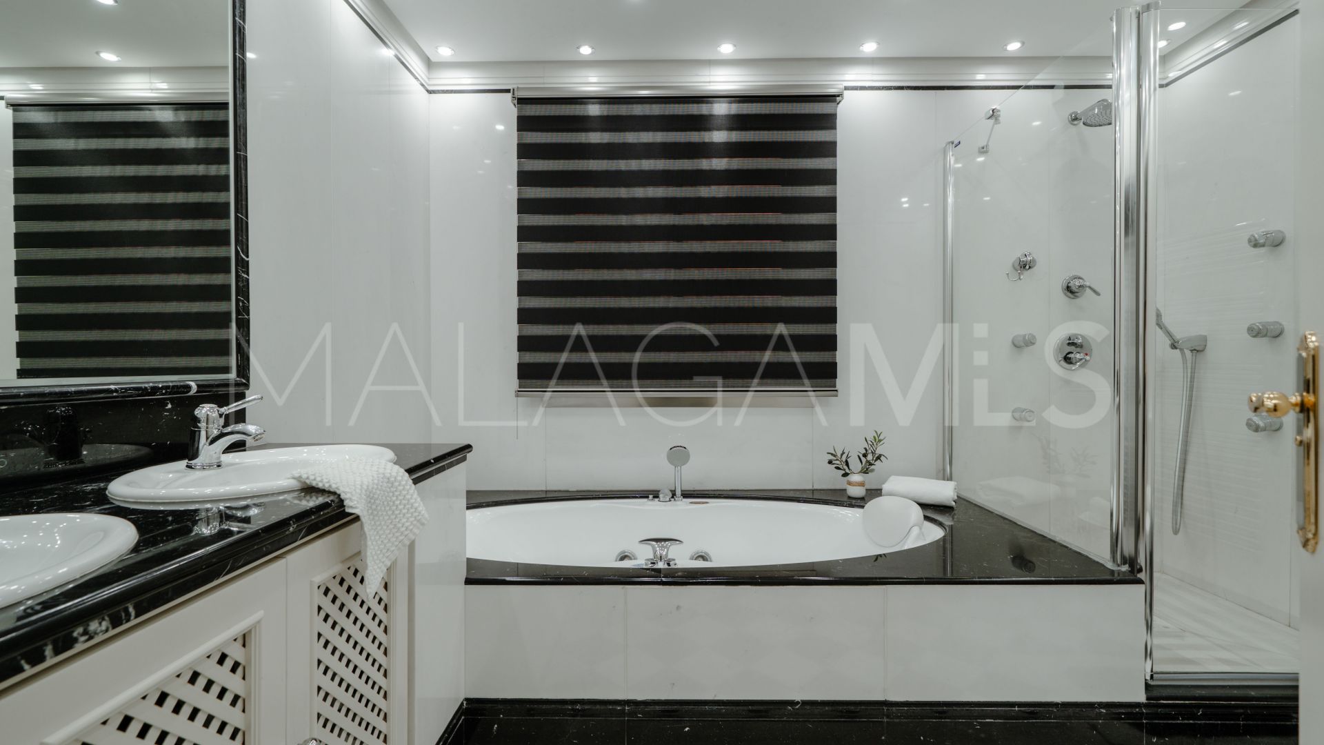 Erdgeschosswohnung for sale in Marbella - Puerto Banus