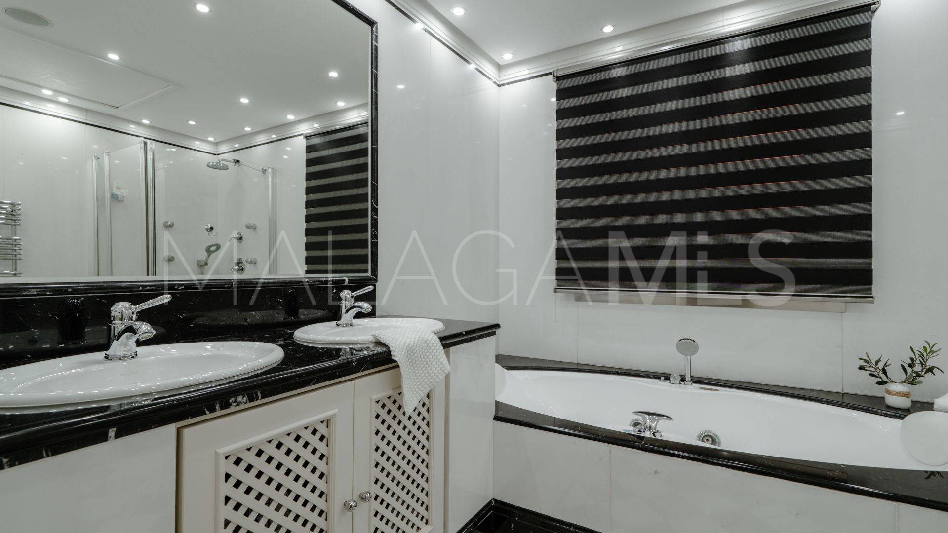 Erdgeschosswohnung for sale in Marbella - Puerto Banus